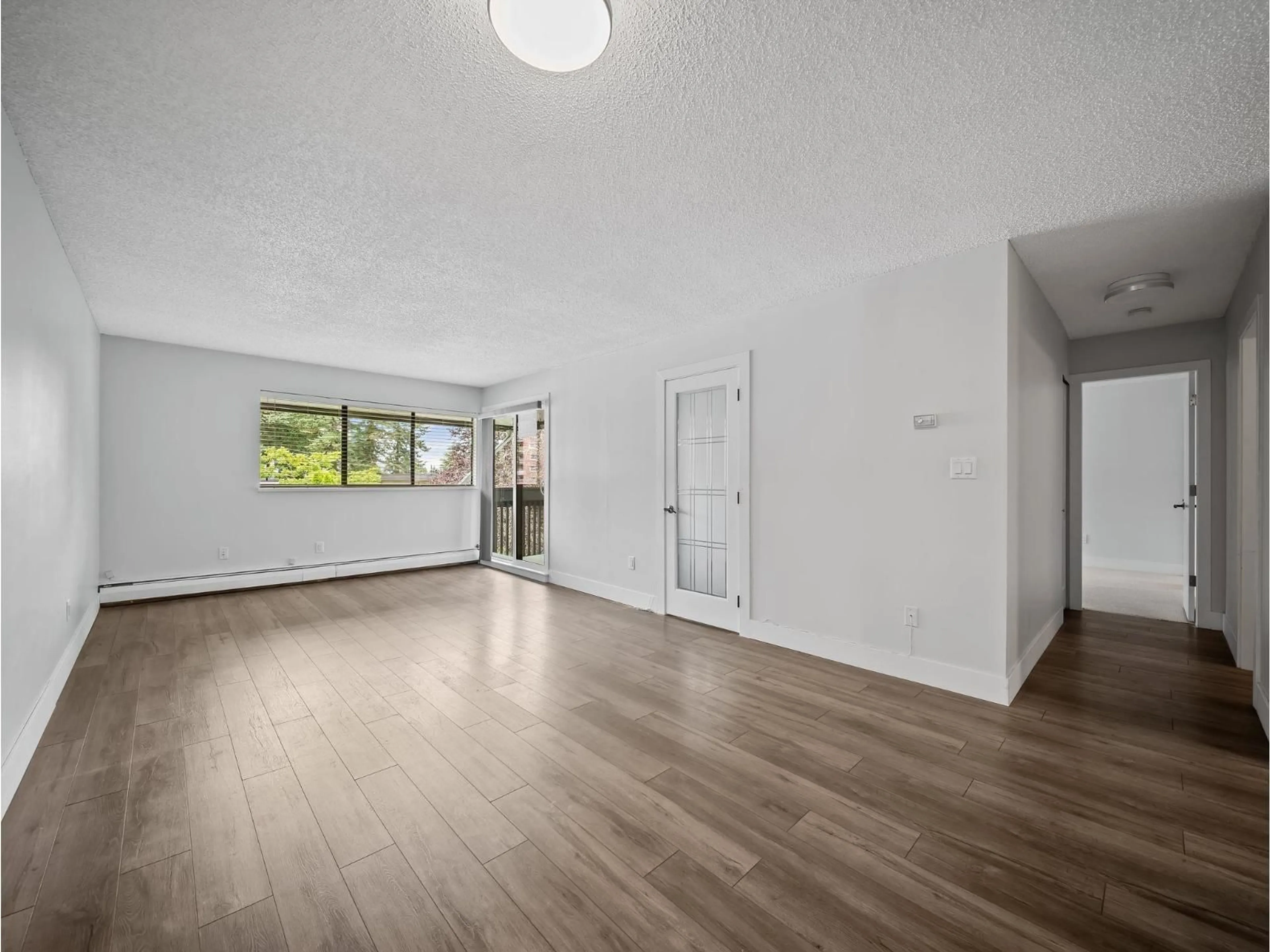 A pic of a room for 318 - 1561 VIDAL STREET, White Rock British Columbia V4B5A7