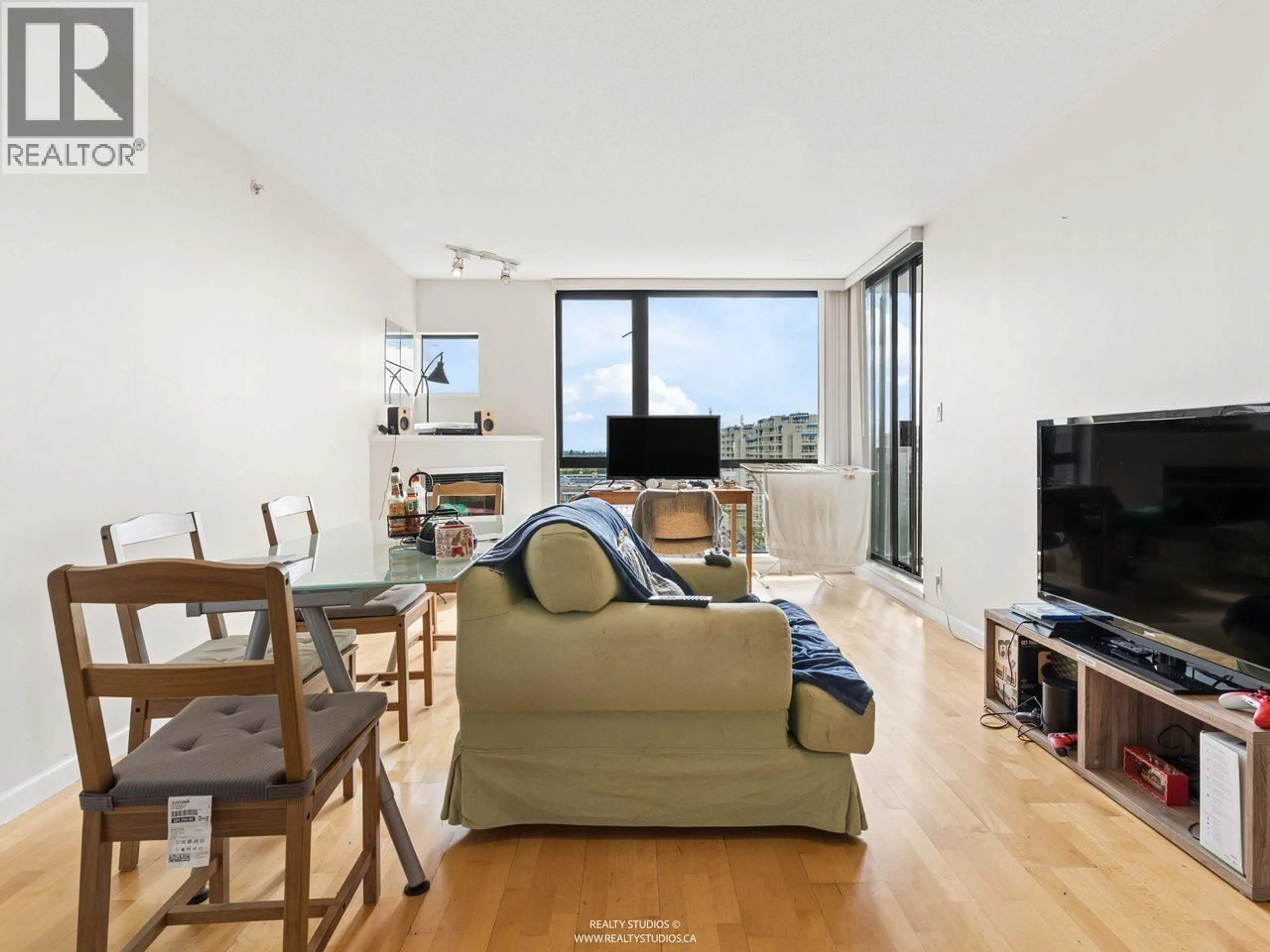 Living room with furniture, unknown for 1703 - 7831 WESTMINSTER HIGHWAY, Richmond British Columbia V6X1A4