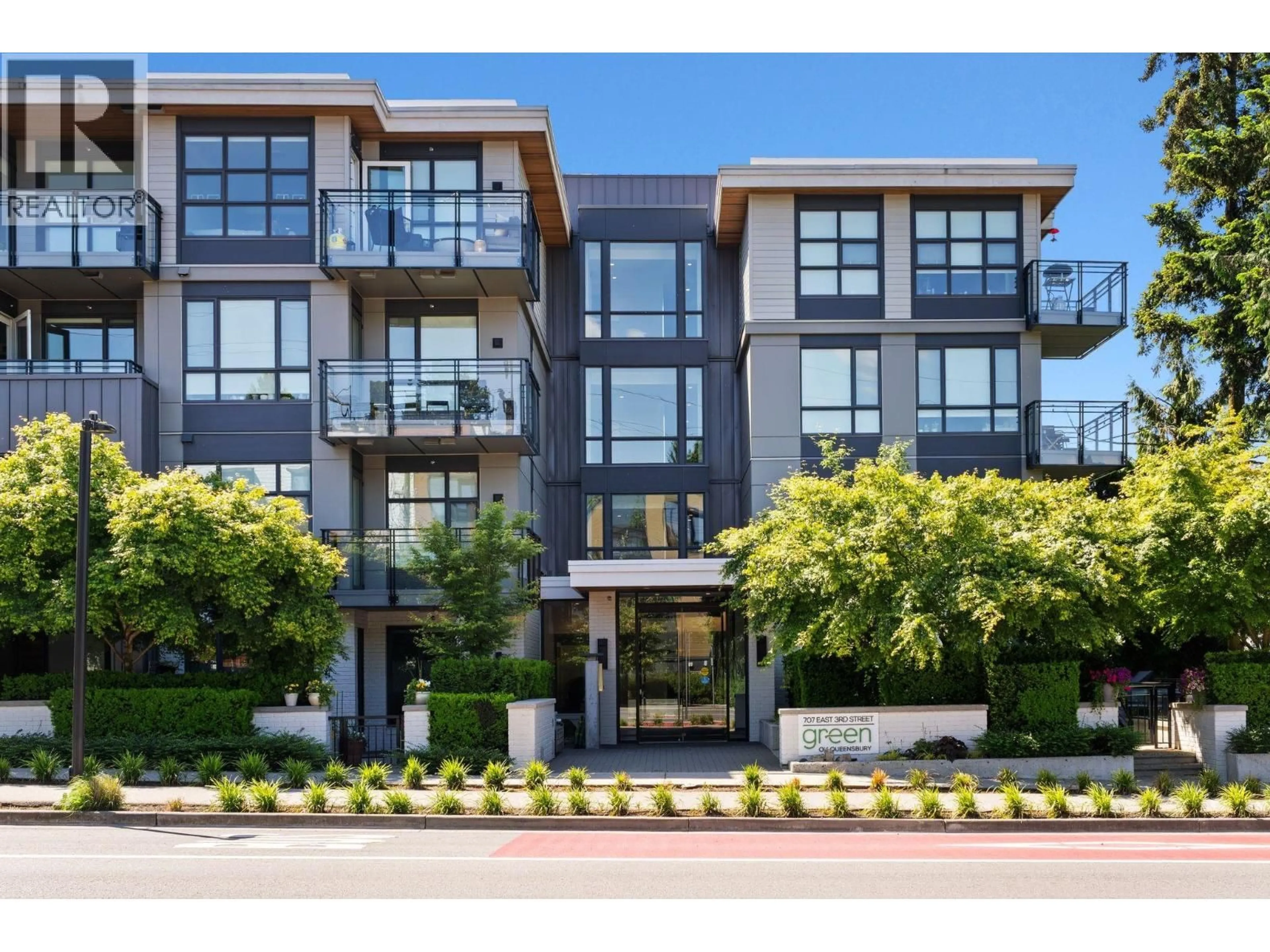 Unknown for 707 3 STREET, North Vancouver British Columbia V7L1G8