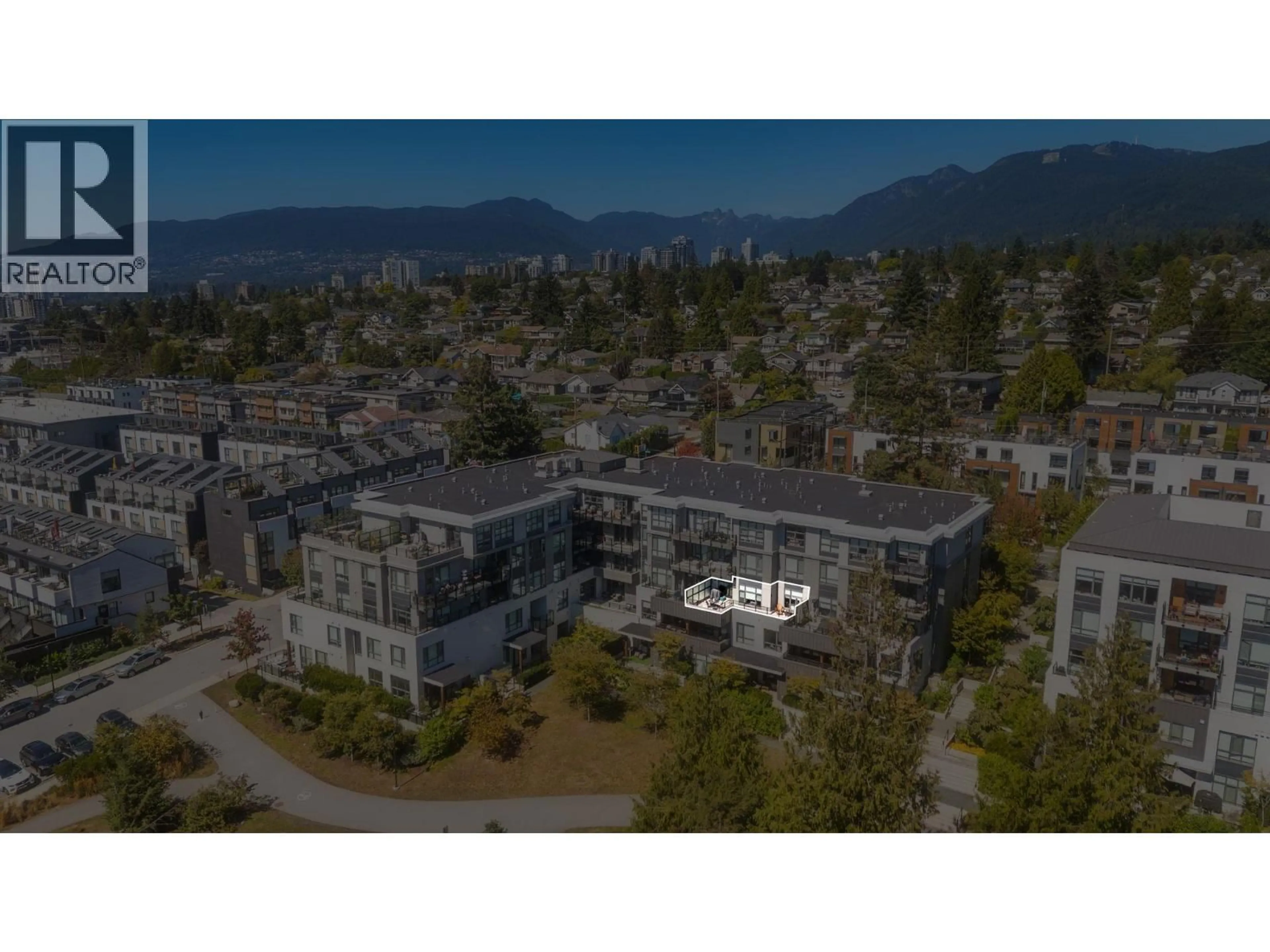 A pic from outside/outdoor area/front of a property/back of a property/a pic from drone, mountain view for 707 3 STREET, North Vancouver British Columbia V7L1G8