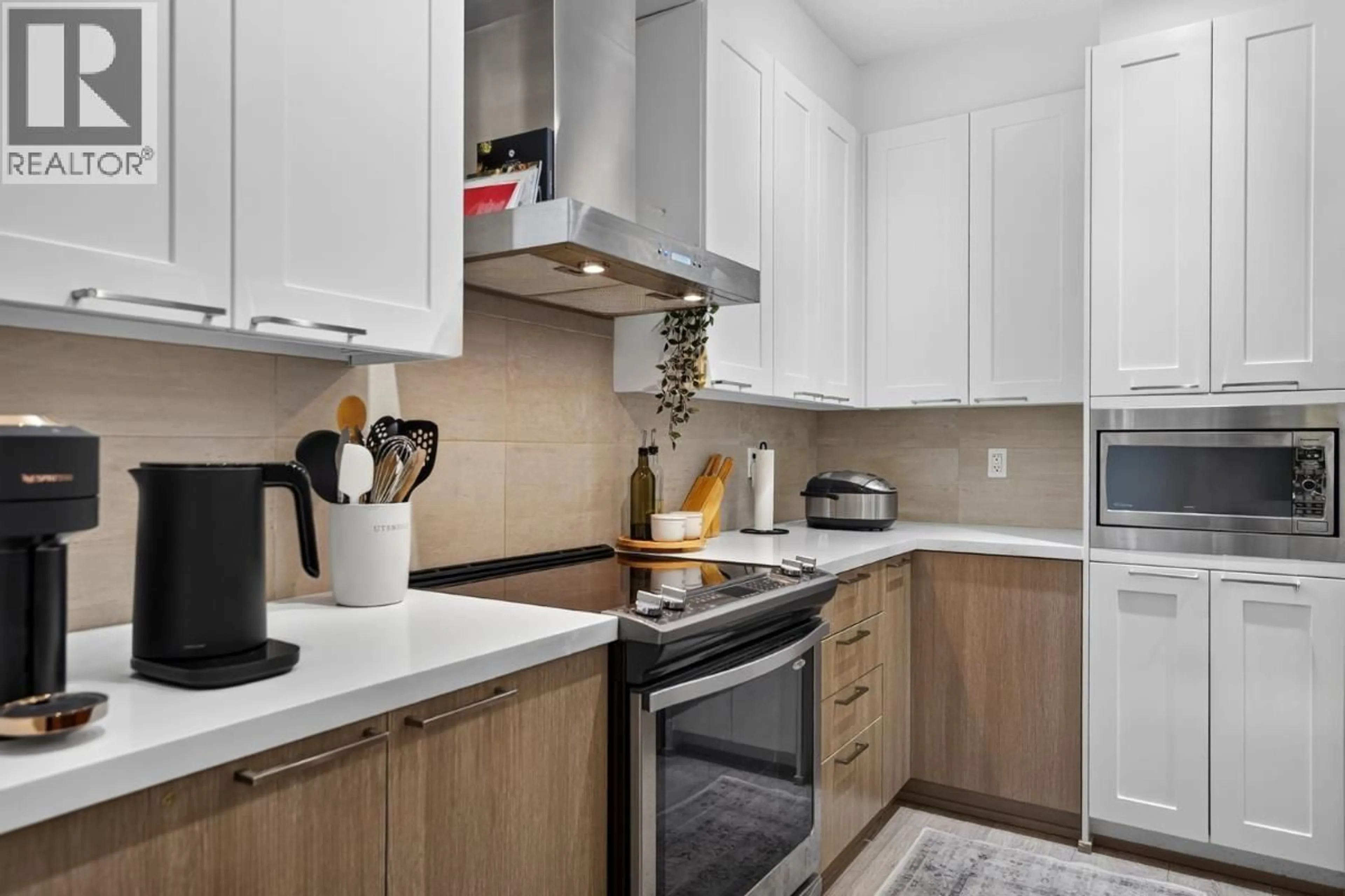 Standard kitchen, unknown for 103 - 611 REGAN AVENUE, Coquitlam British Columbia V3J3A3