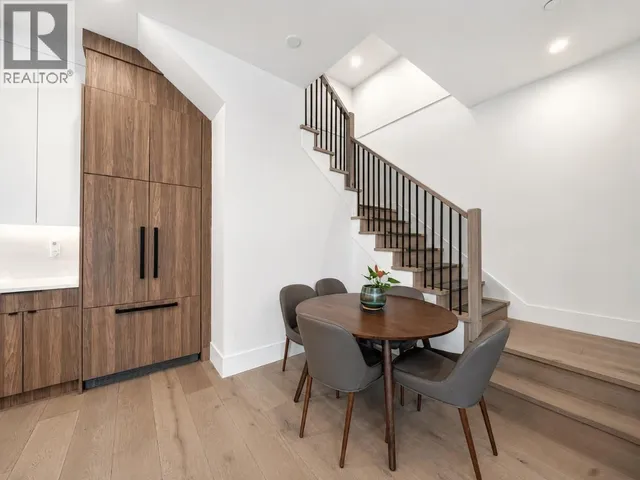 1907 40TH AVENUE, Vancouver 3