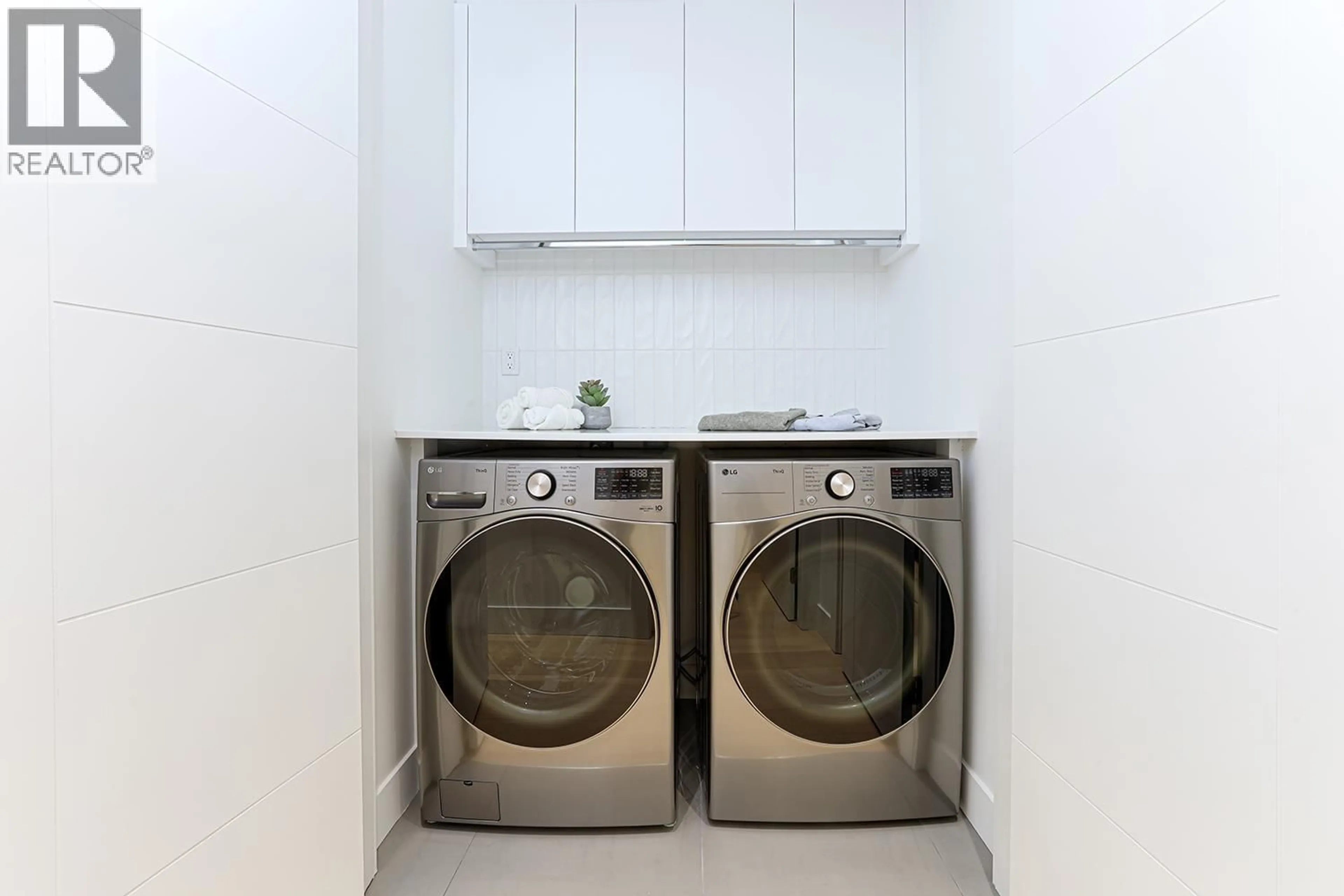 Laundry room for 1 - 944 13 AVENUE, Vancouver British Columbia V5T2L6