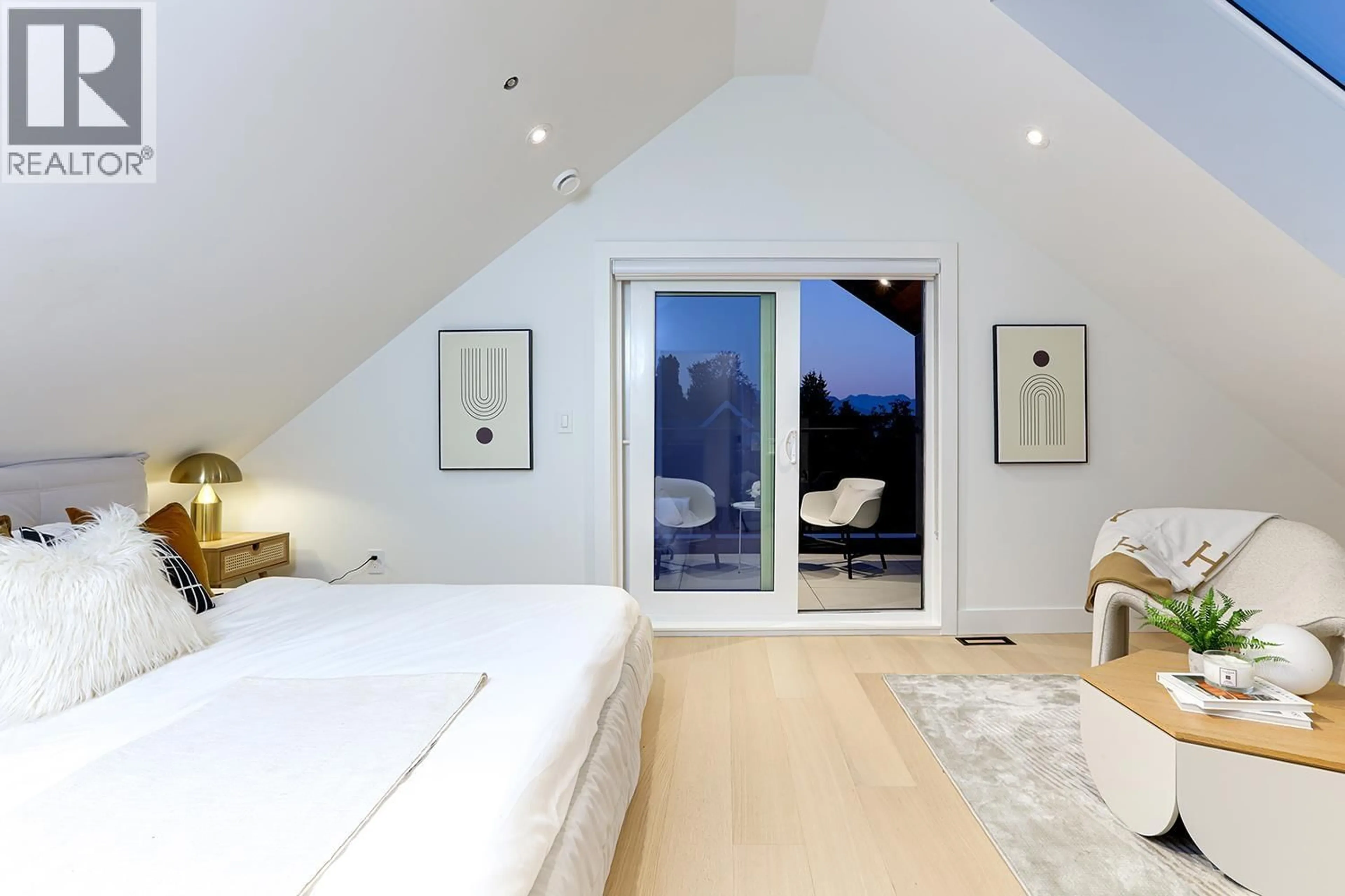 A pic of a room for 1 - 944 13 AVENUE, Vancouver British Columbia V5T2L6