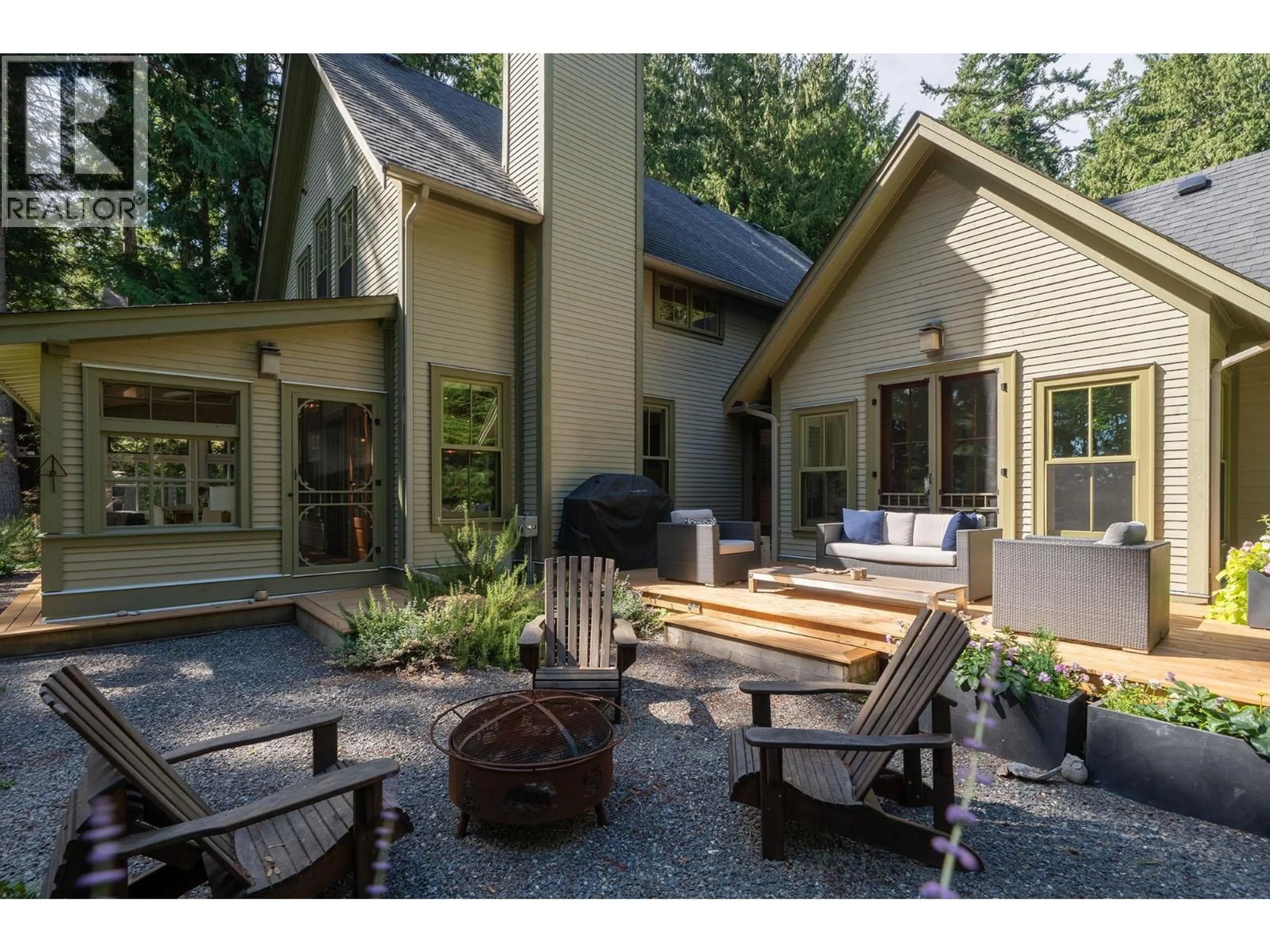 Patio, mountain view for 1755 EMILY LANE, Bowen Island British Columbia V0N1G2