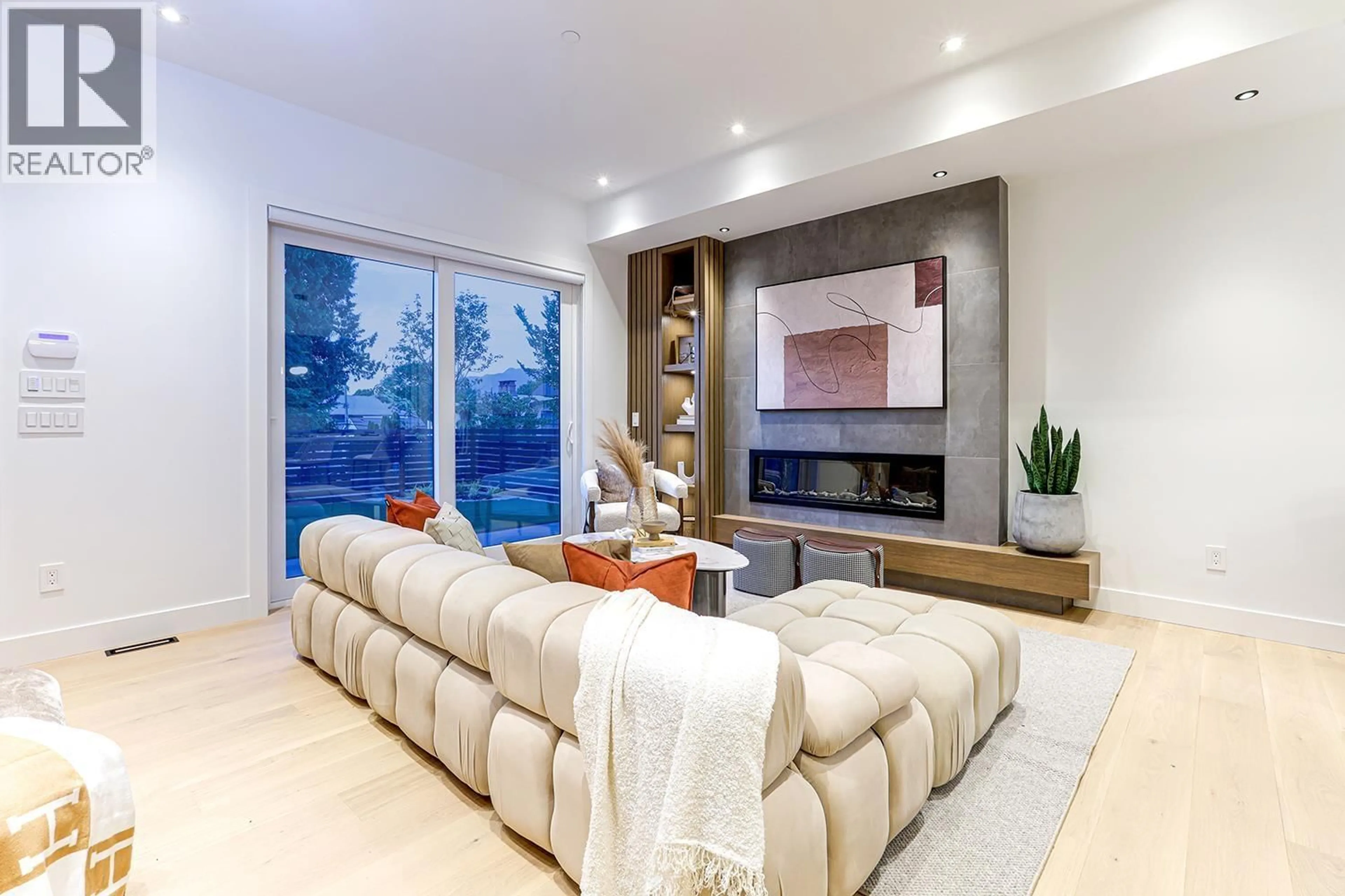 Living room with furniture, unknown for 1 - 1990 VENABLES STREET, Vancouver British Columbia V5L2H8