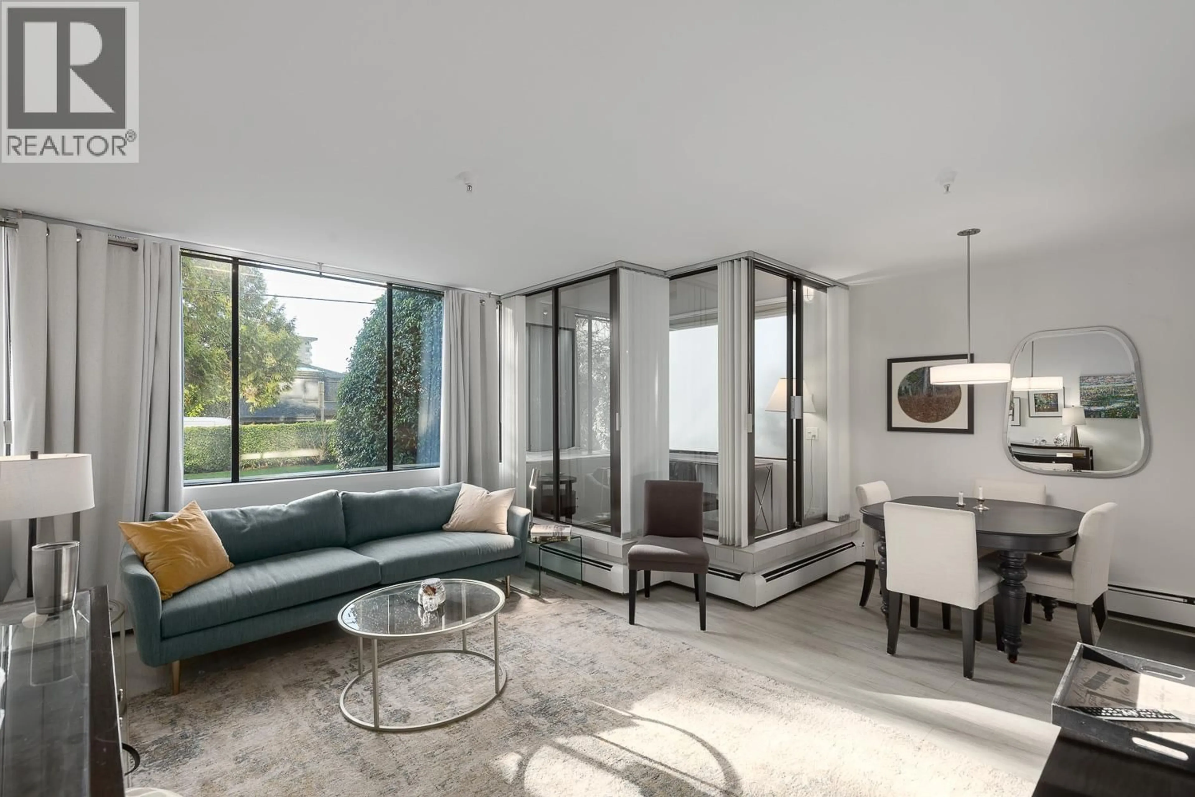 Living room with furniture, unknown for 101 - 1737 DUCHESS AVENUE, West Vancouver British Columbia V7V1P8