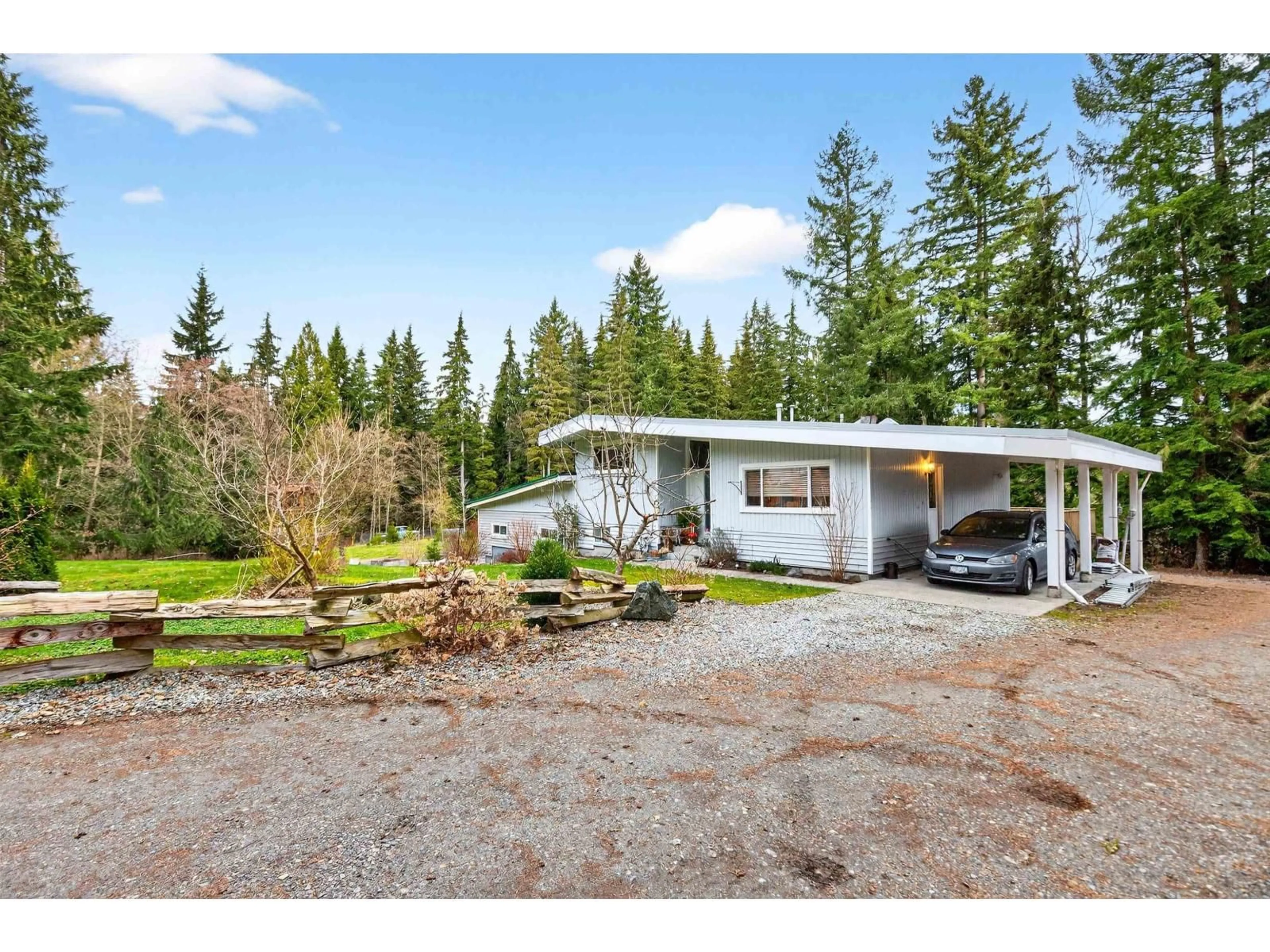 A pic from outside/outdoor area/front of a property/back of a property/a pic from drone, mountain view for 29907 DEWDNEY TRUNK ROAD, Mission British Columbia V4S1B7