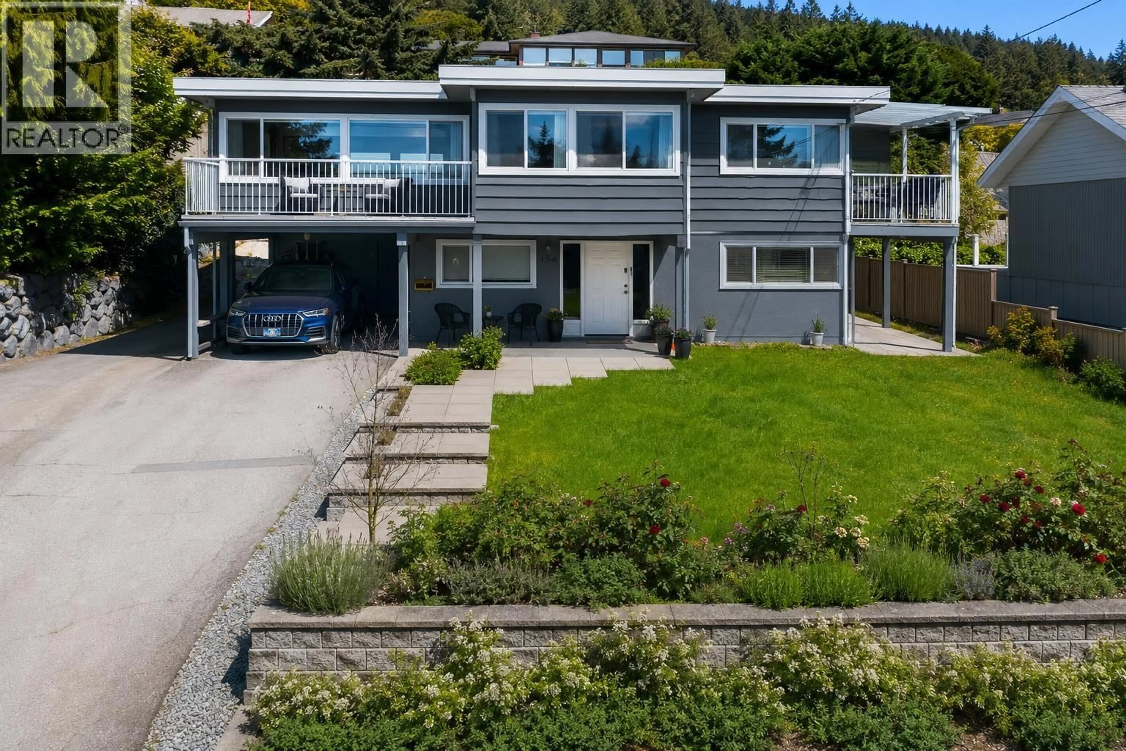 A pic from outside/outdoor area/front of a property/back of a property/a pic from drone, unknown for 454 MONTERAY AVENUE, North Vancouver British Columbia V7N3G2