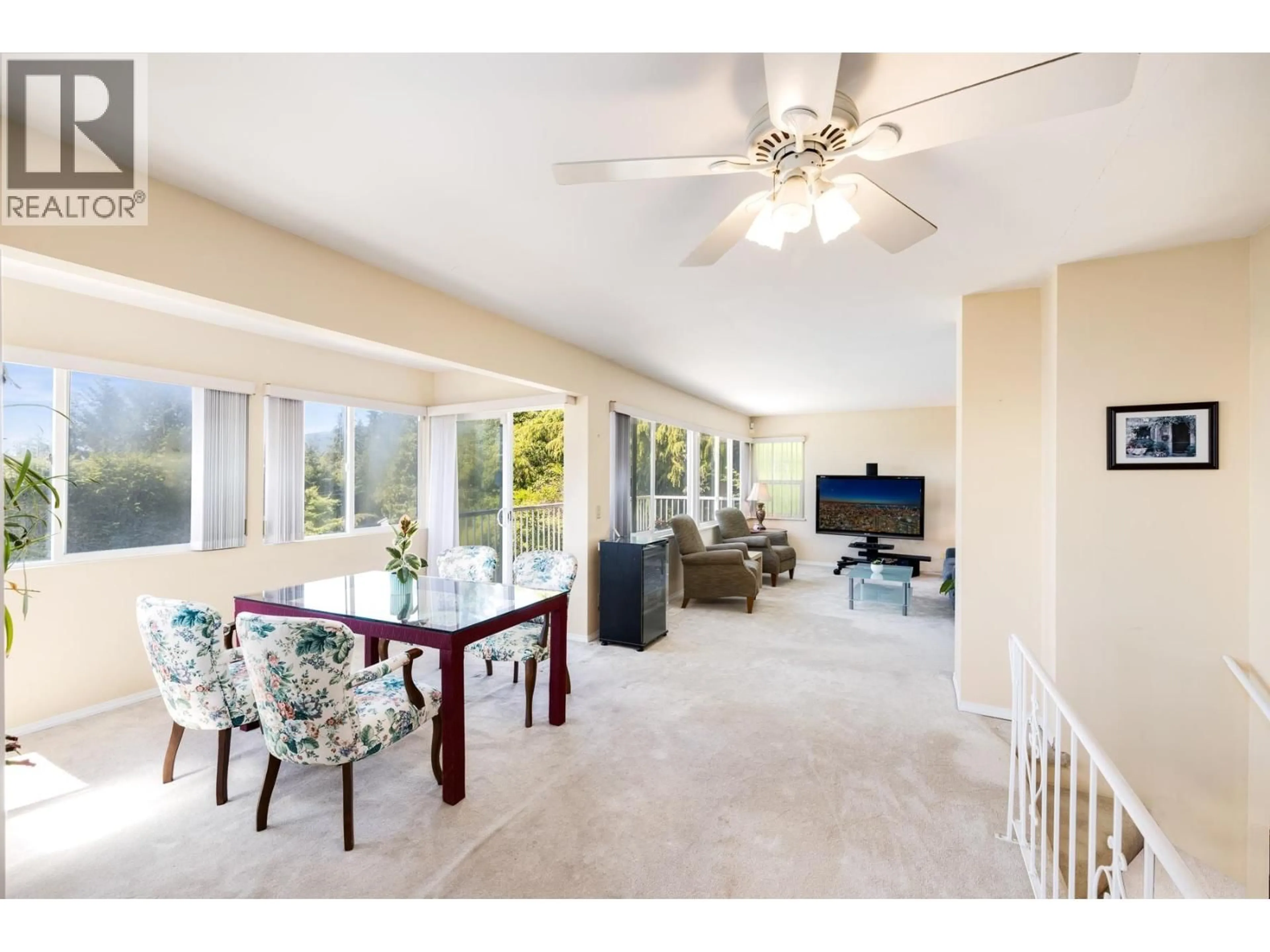 Living room with furniture, ceramic/tile floor for 454 MONTERAY AVENUE, North Vancouver British Columbia V7N3G2