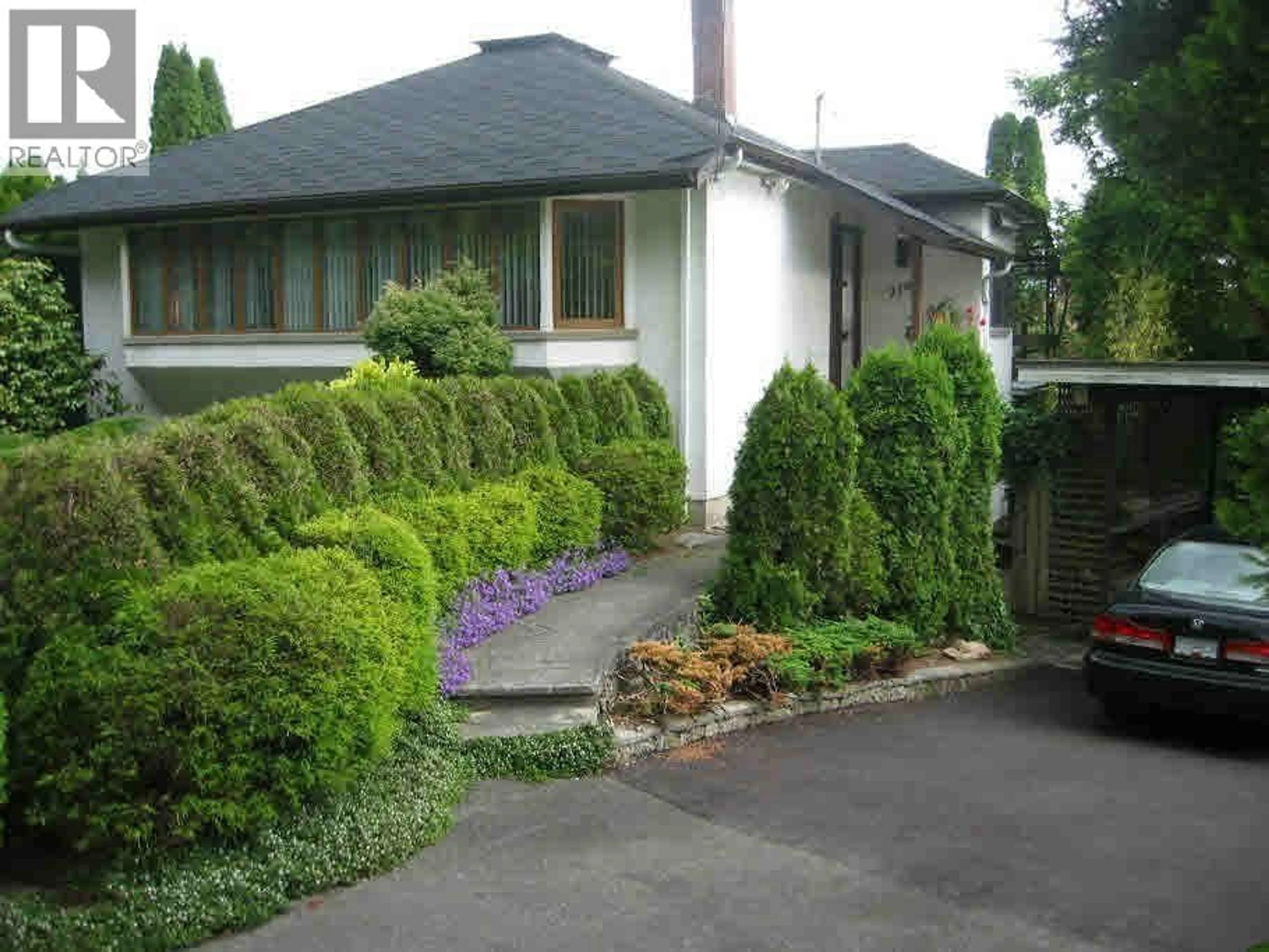 A pic from outside/outdoor area/front of a property/back of a property/a pic from drone, street for 7342 BROADWAY, Burnaby British Columbia V5A1S2