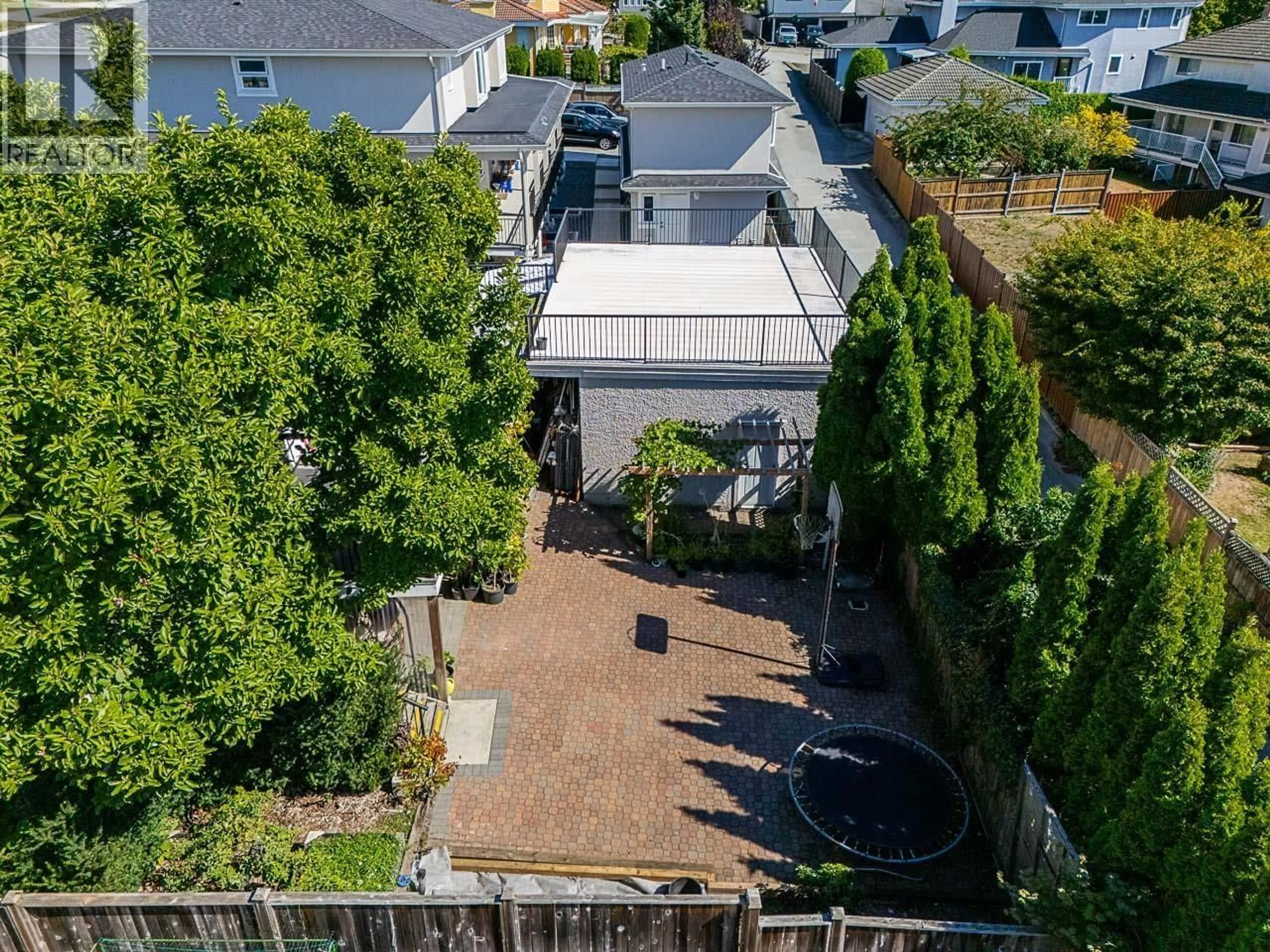 A pic from outside/outdoor area/front of a property/back of a property/a pic from drone, unknown for 7342 BROADWAY, Burnaby British Columbia V5A1S2