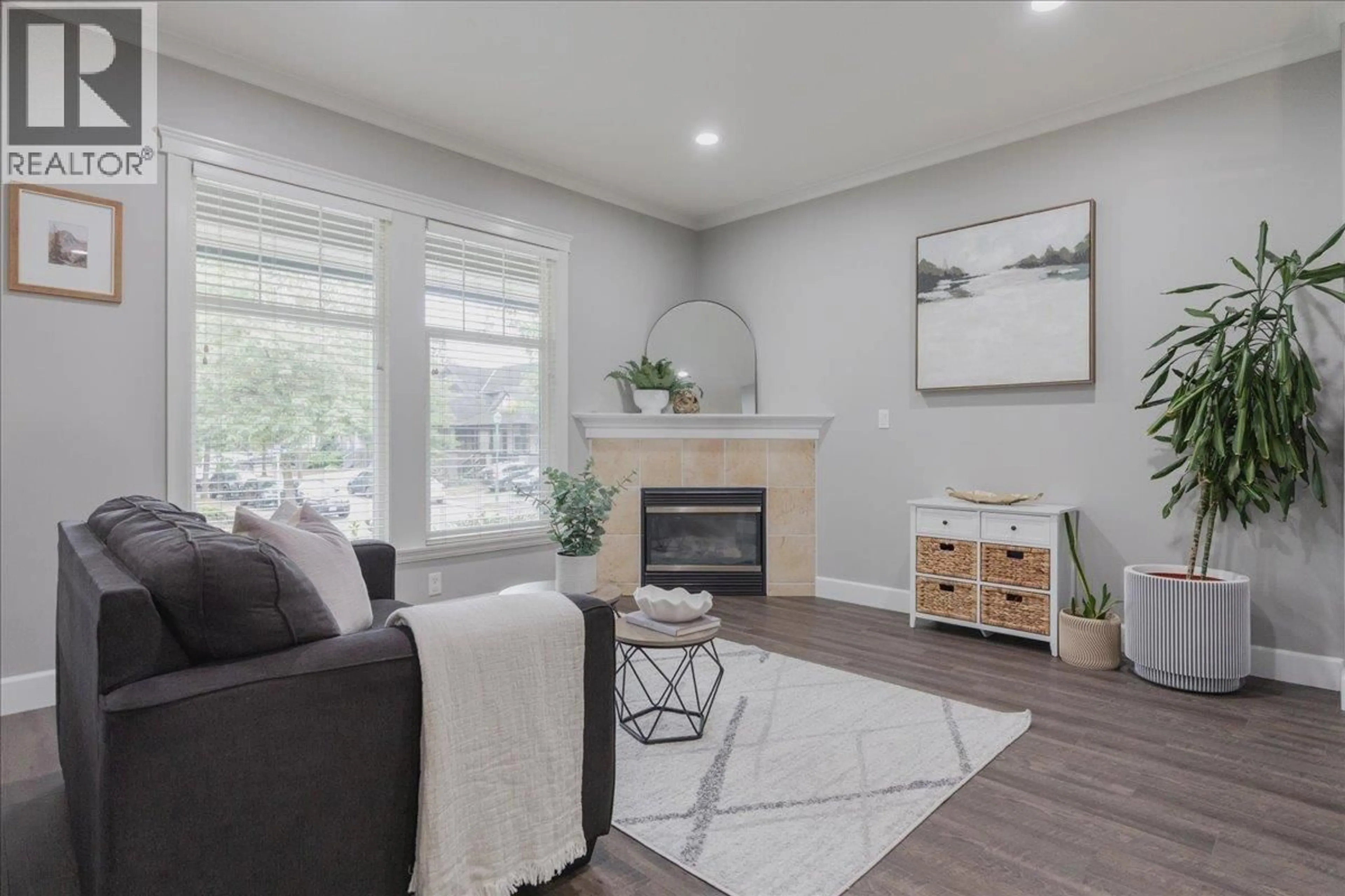 Living room with furniture, wood/laminate floor for 11219 BLANEY WAY, Pitt Meadows British Columbia V3Y2V3