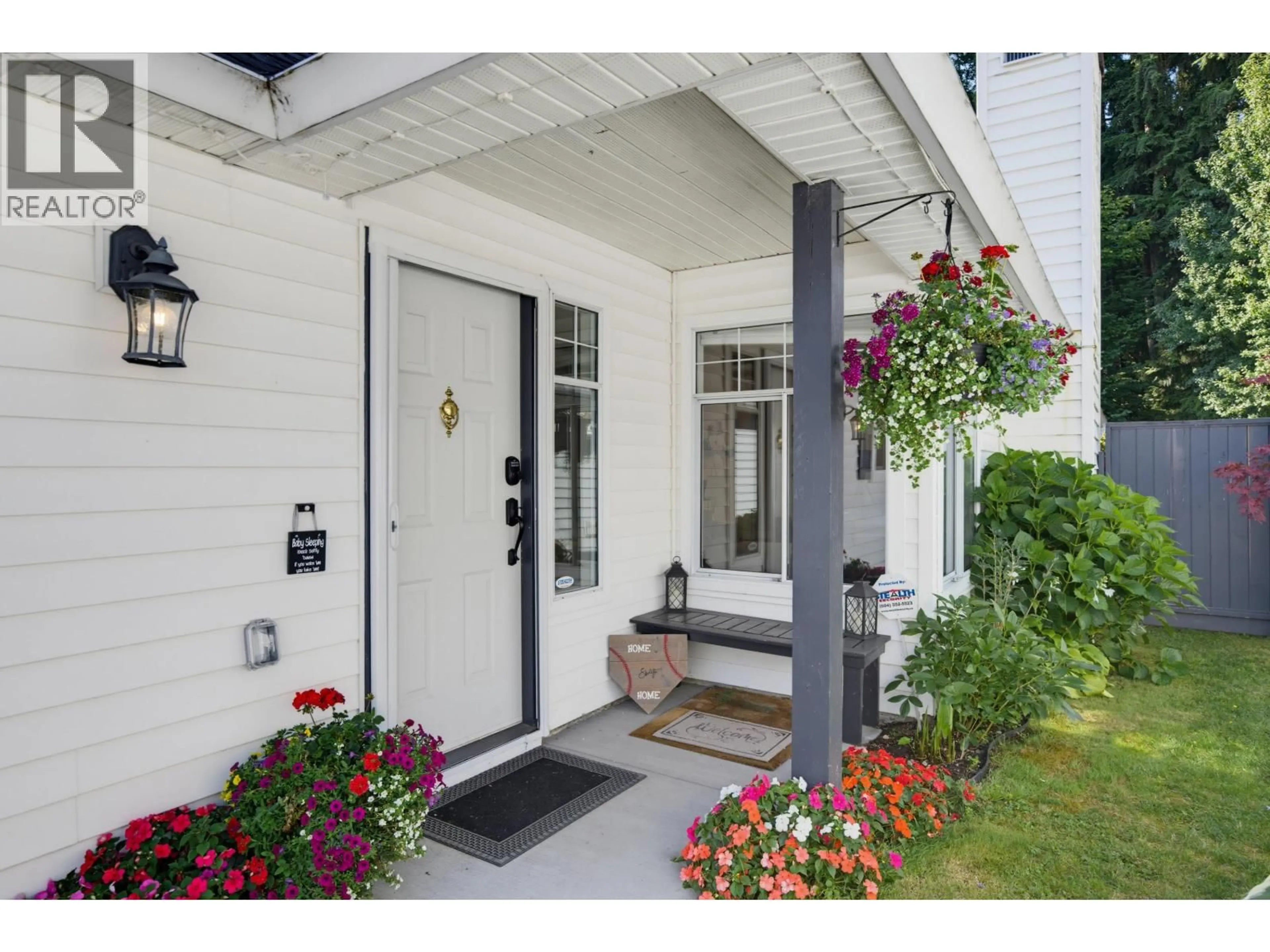 Indoor entryway for 16 - 2865 GLEN DRIVE, Coquitlam British Columbia V3B6W1