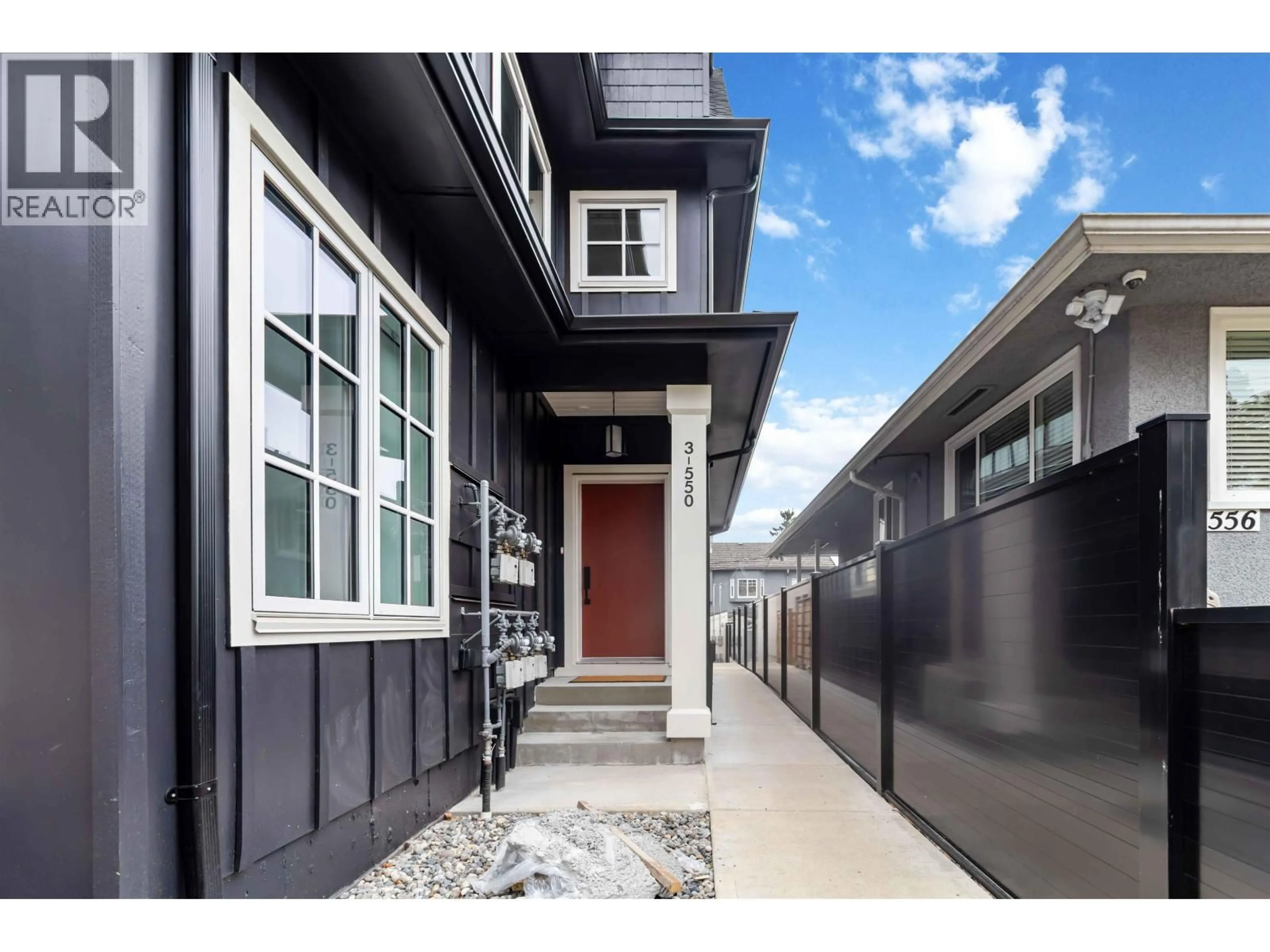 Unknown for 3 - 550 KASLO STREET, Vancouver British Columbia V5K3Z2