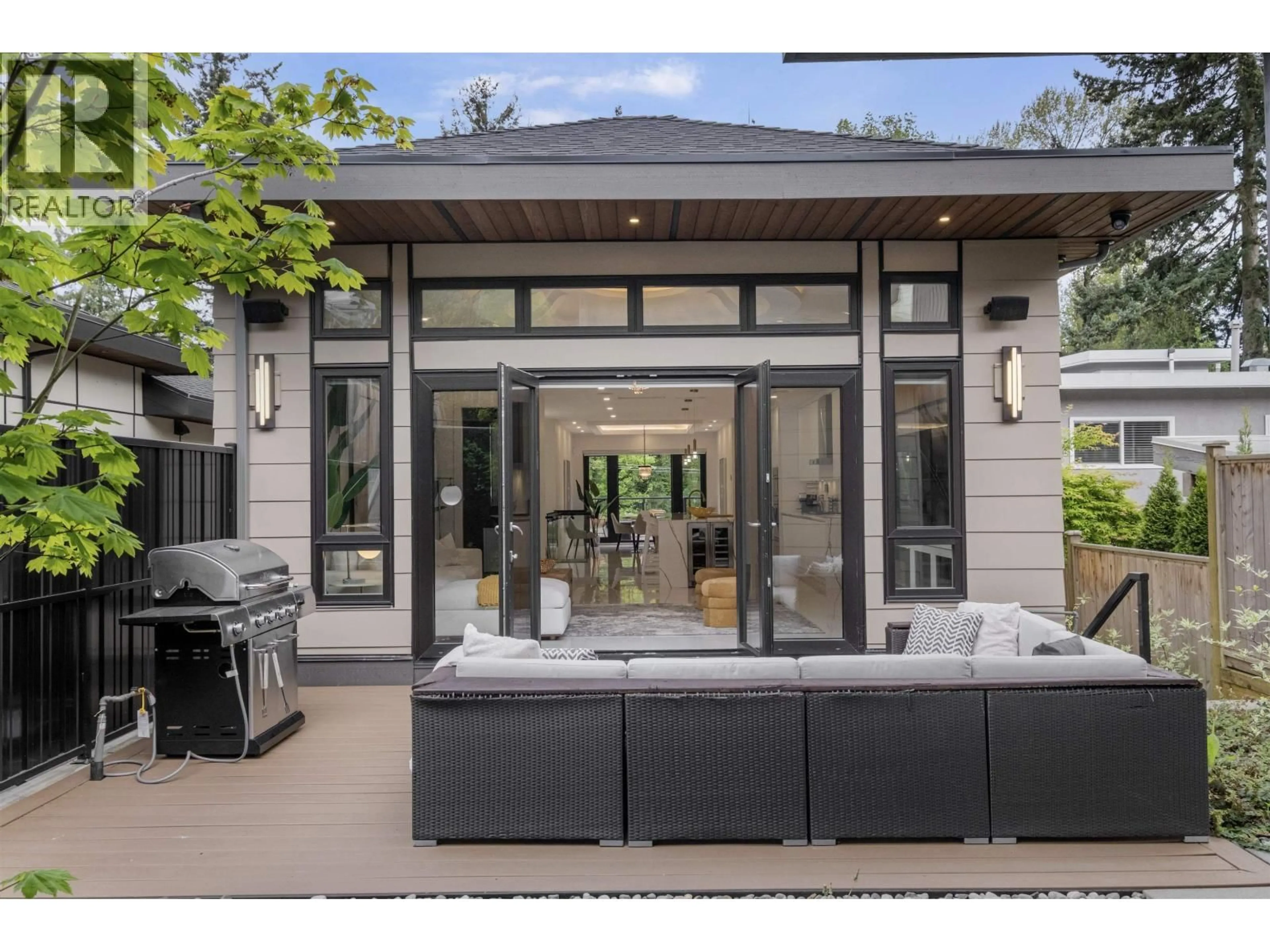 Patio, street for 1126 HEYWOOD STREET, North Vancouver British Columbia V7L1H4