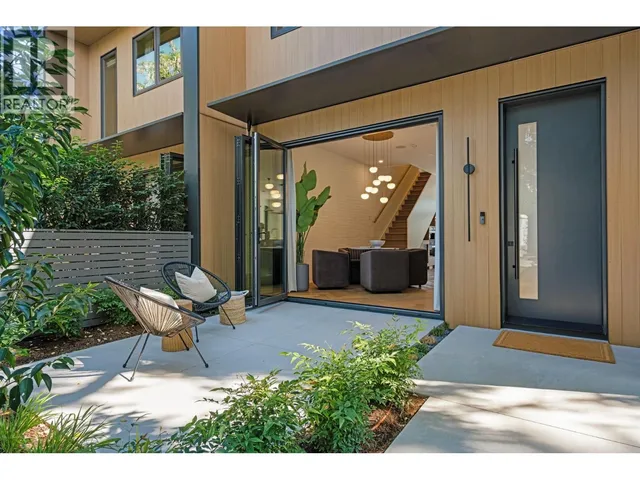 2 - 3768 2ND AVENUE, Vancouver 3
