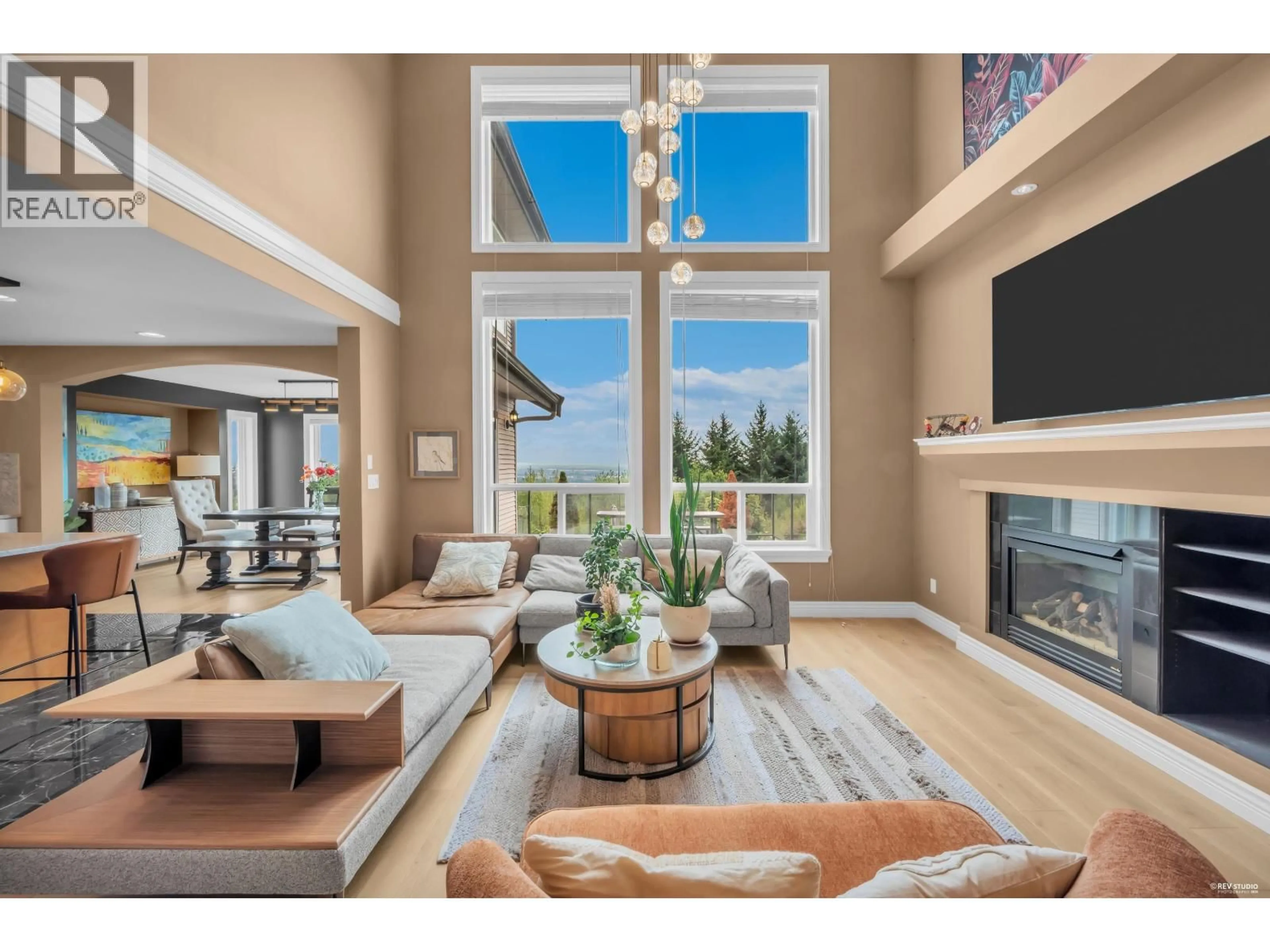 Living room with furniture, unknown for 3032 MAPLEWOOD COURT, Coquitlam British Columbia V3E3P3