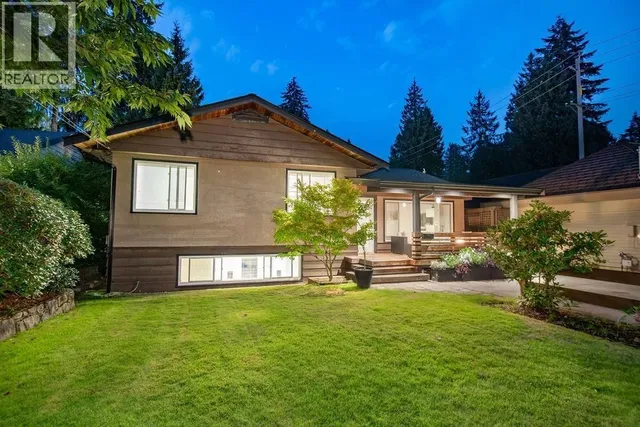 1218 22ND STREET, North Vancouver 3