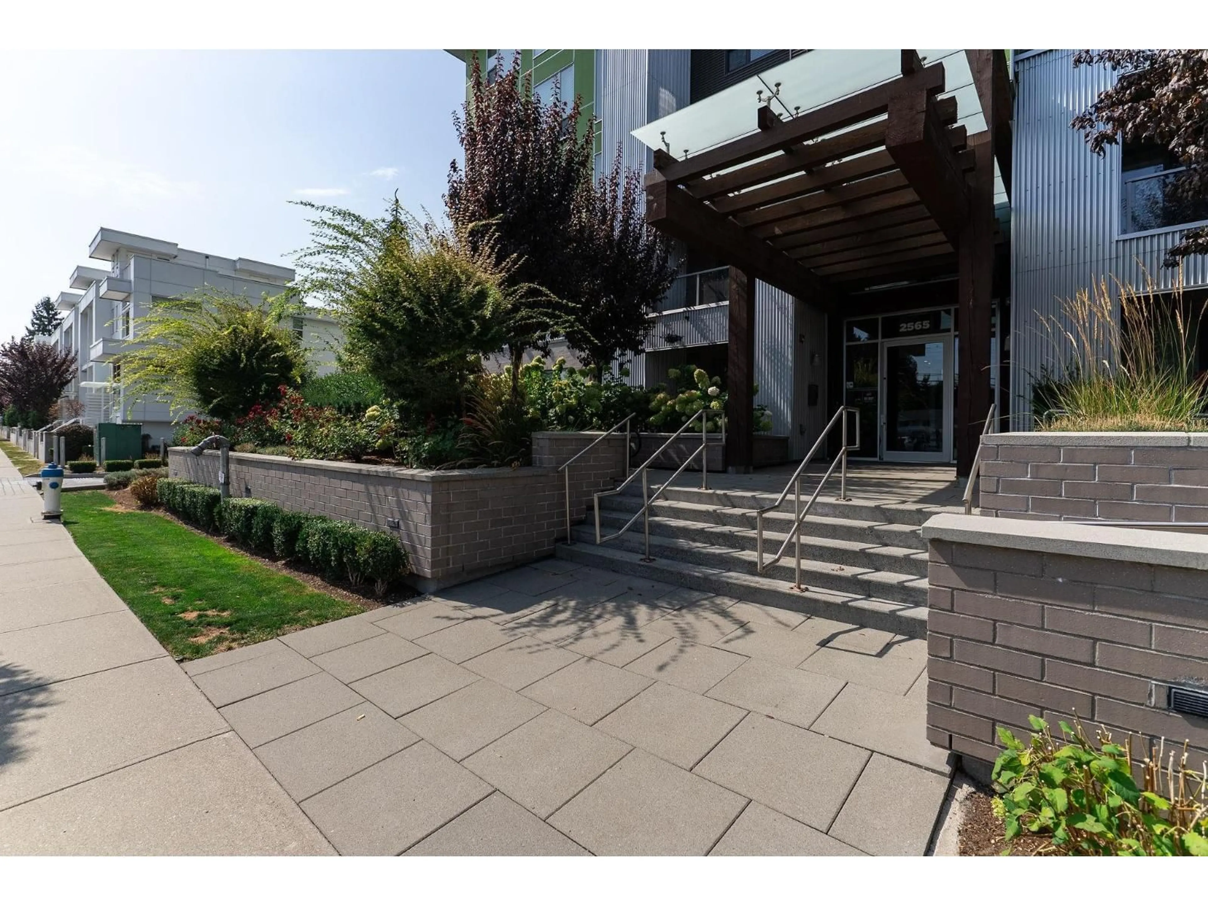 Patio, street for 205 - 2565 WARE STREET, Abbotsford British Columbia V2S0J5