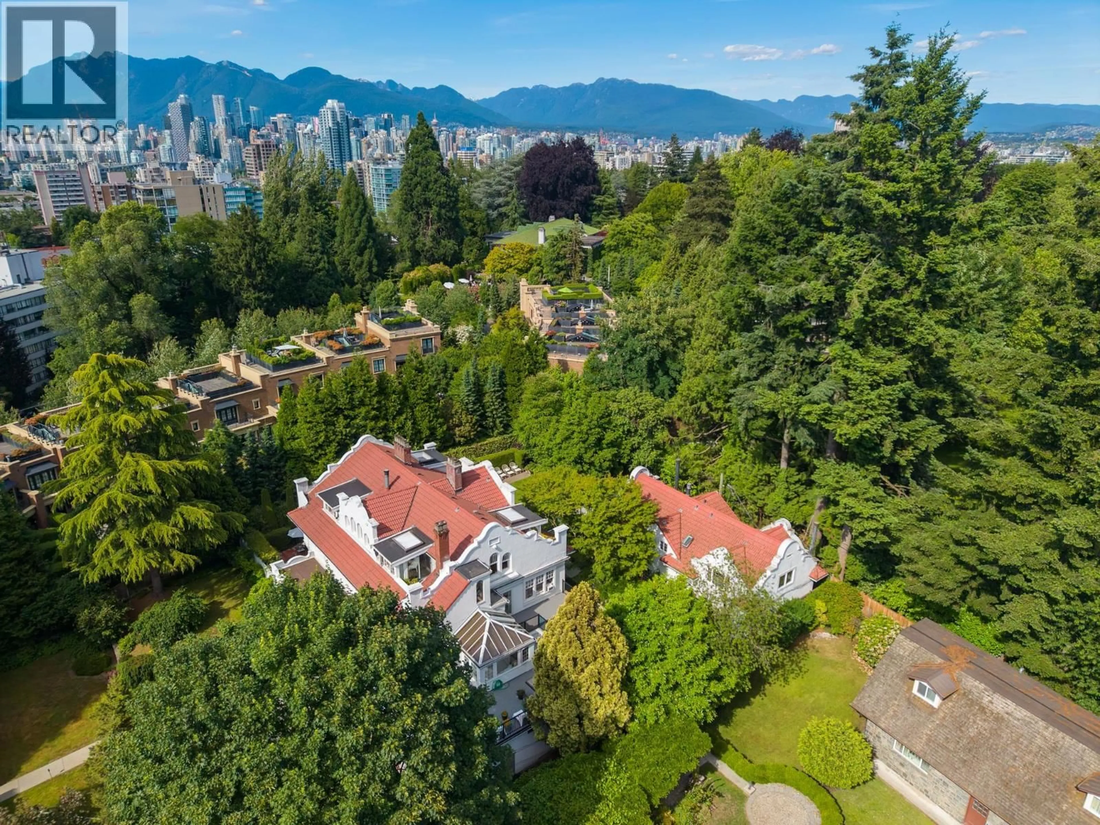 A pic from outside/outdoor area/front of a property/back of a property/a pic from drone, mountain view for 3296 GRANVILLE STREET, Vancouver British Columbia V6H3K3