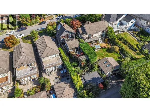 319 27TH STREET, North Vancouver 5