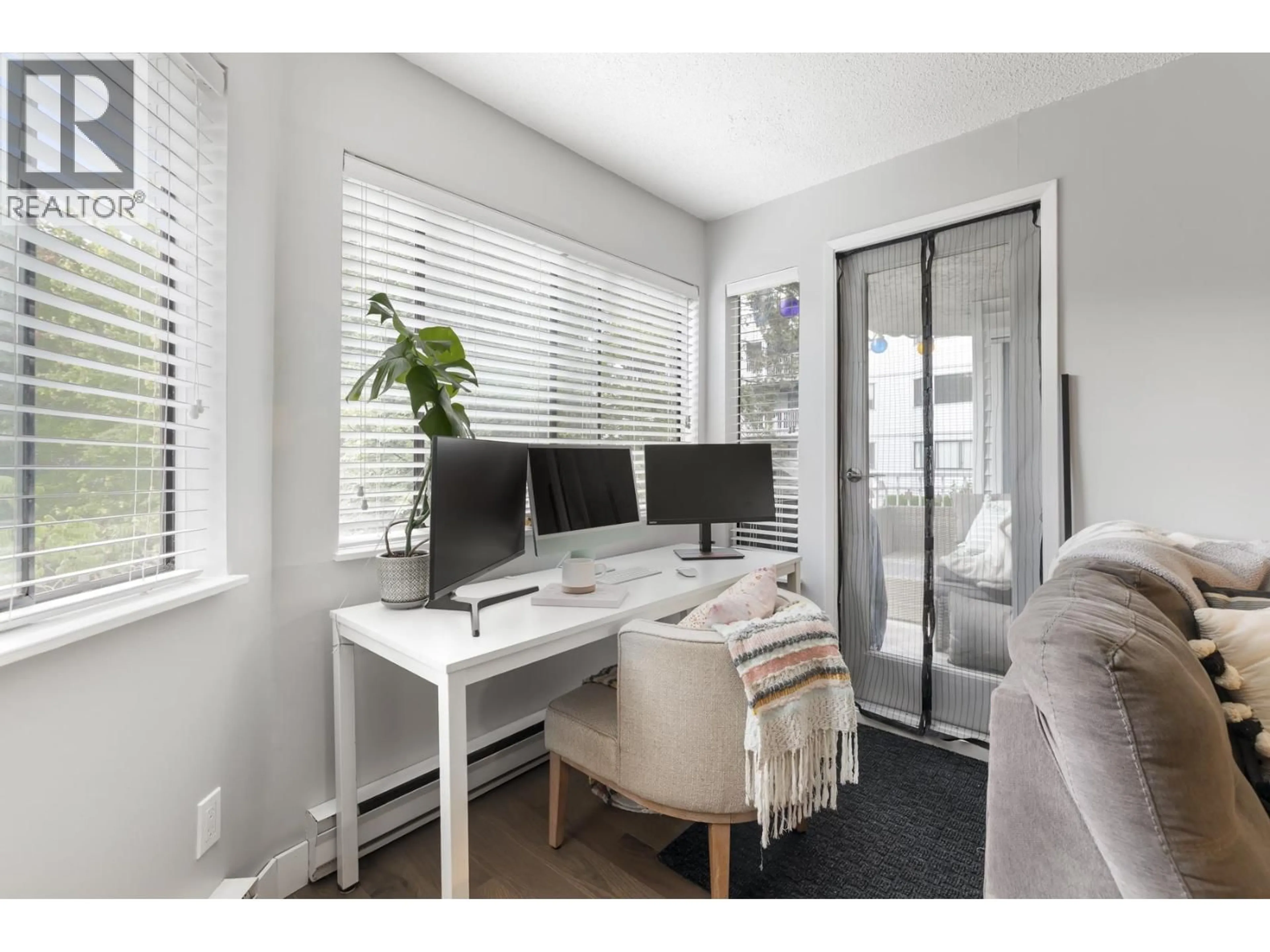 A pic of a room for 113 - 9620 MANCHESTER DRIVE, Burnaby British Columbia V3N4R2
