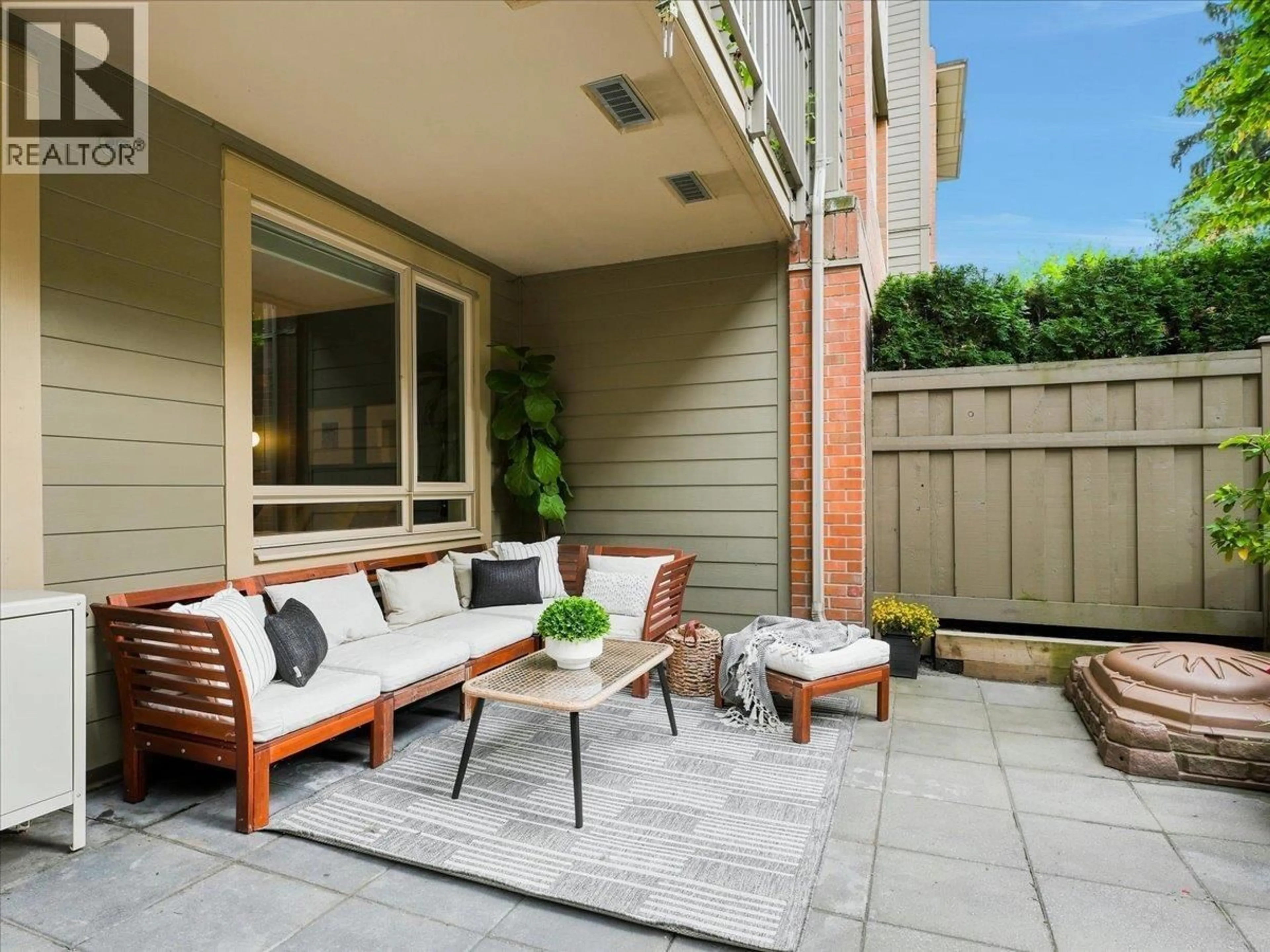 Patio, street for G11 - 139 22ND STREET, North Vancouver British Columbia V7M0B5