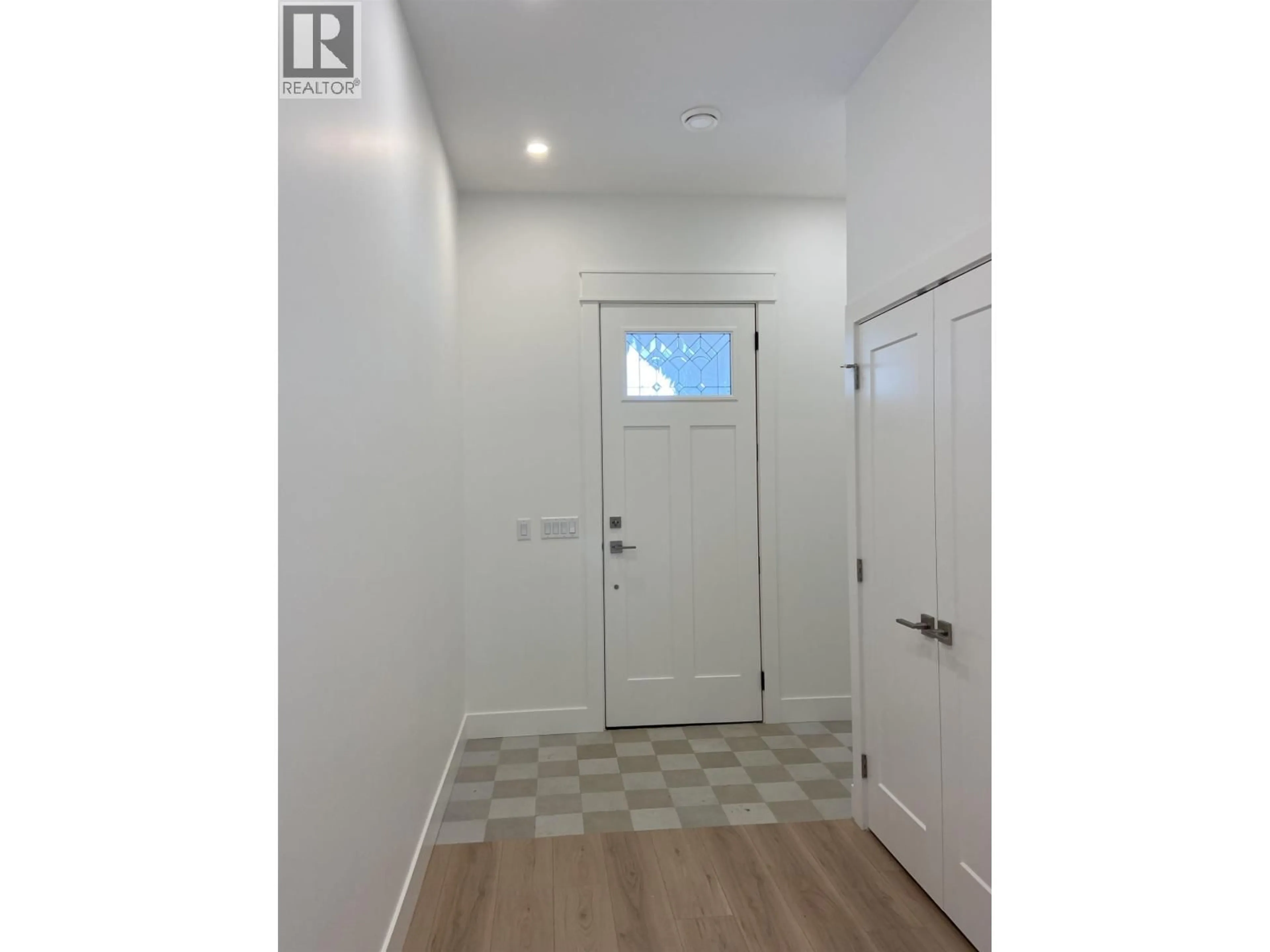 Indoor entryway for 4004 NASH DRIVE, Terrace British Columbia V8G0L3