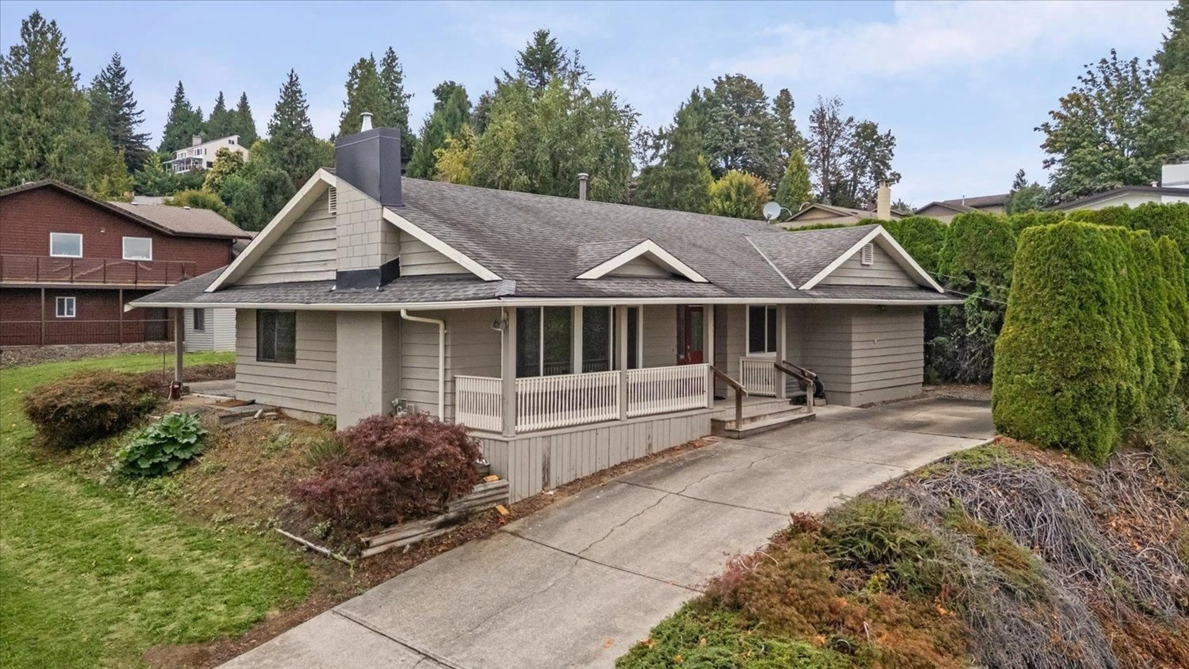 Home with vinyl exterior material, street for 9951 HILLCREST DRIVE, Chilliwack British Columbia V2P7P4