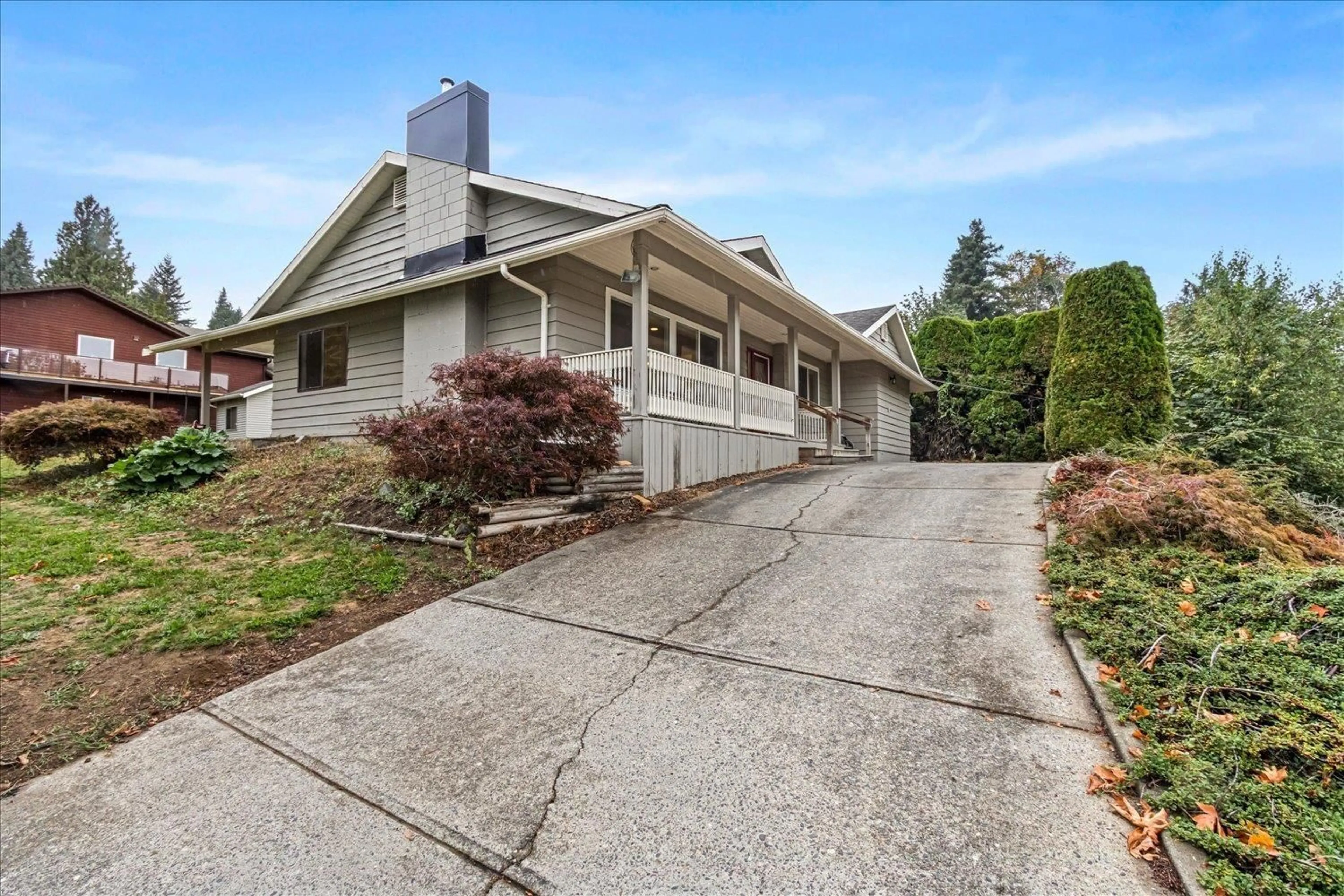 Home with vinyl exterior material, street for 9951 HILLCREST DRIVE, Chilliwack British Columbia V2P7P4