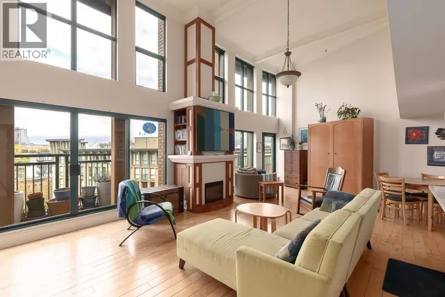 607 - 22 CORDOVA STREET, Vancouver 4