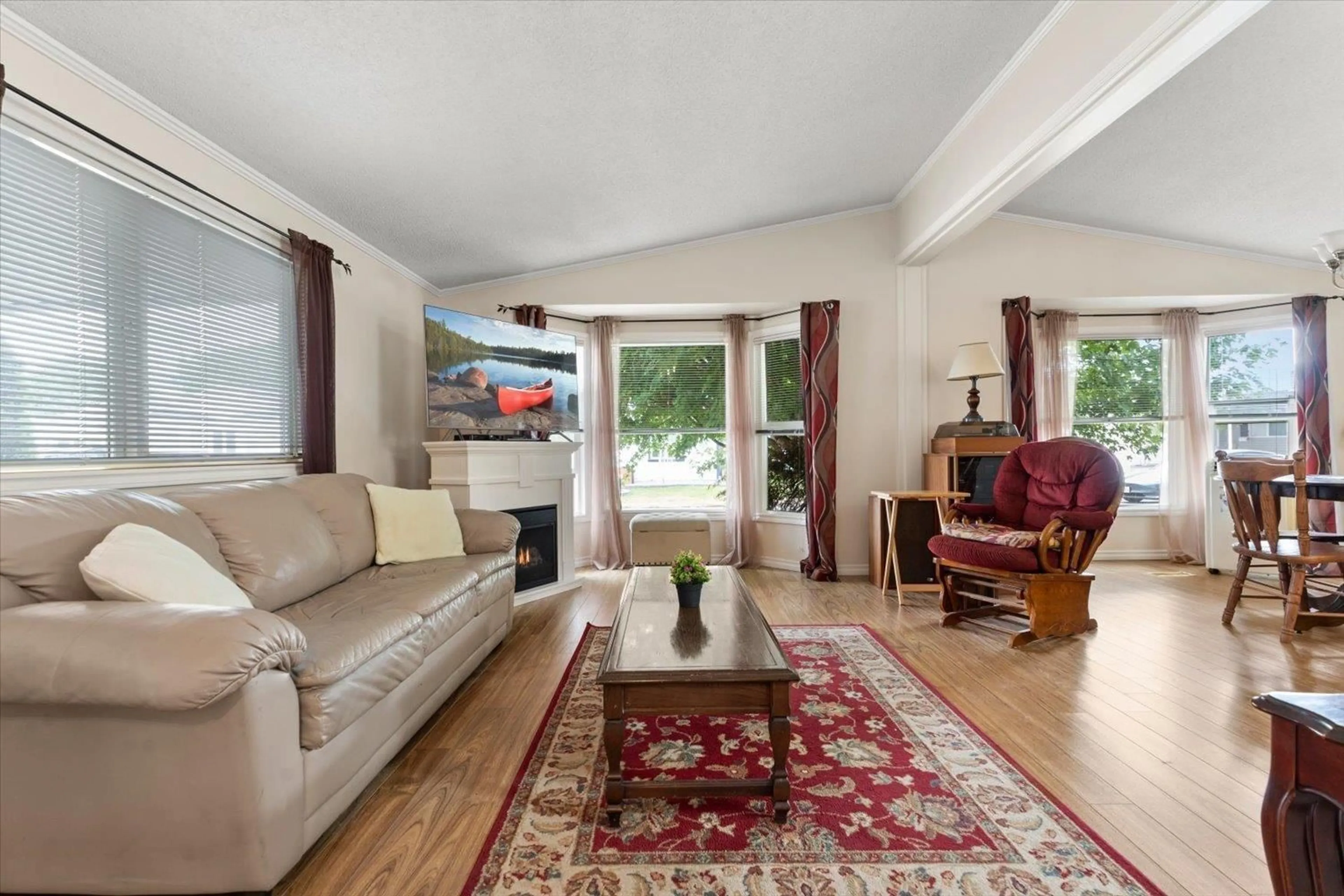 Living room with furniture, unknown for 93 - 45918 KNIGHT ROAD, Chilliwack British Columbia V2R3X4