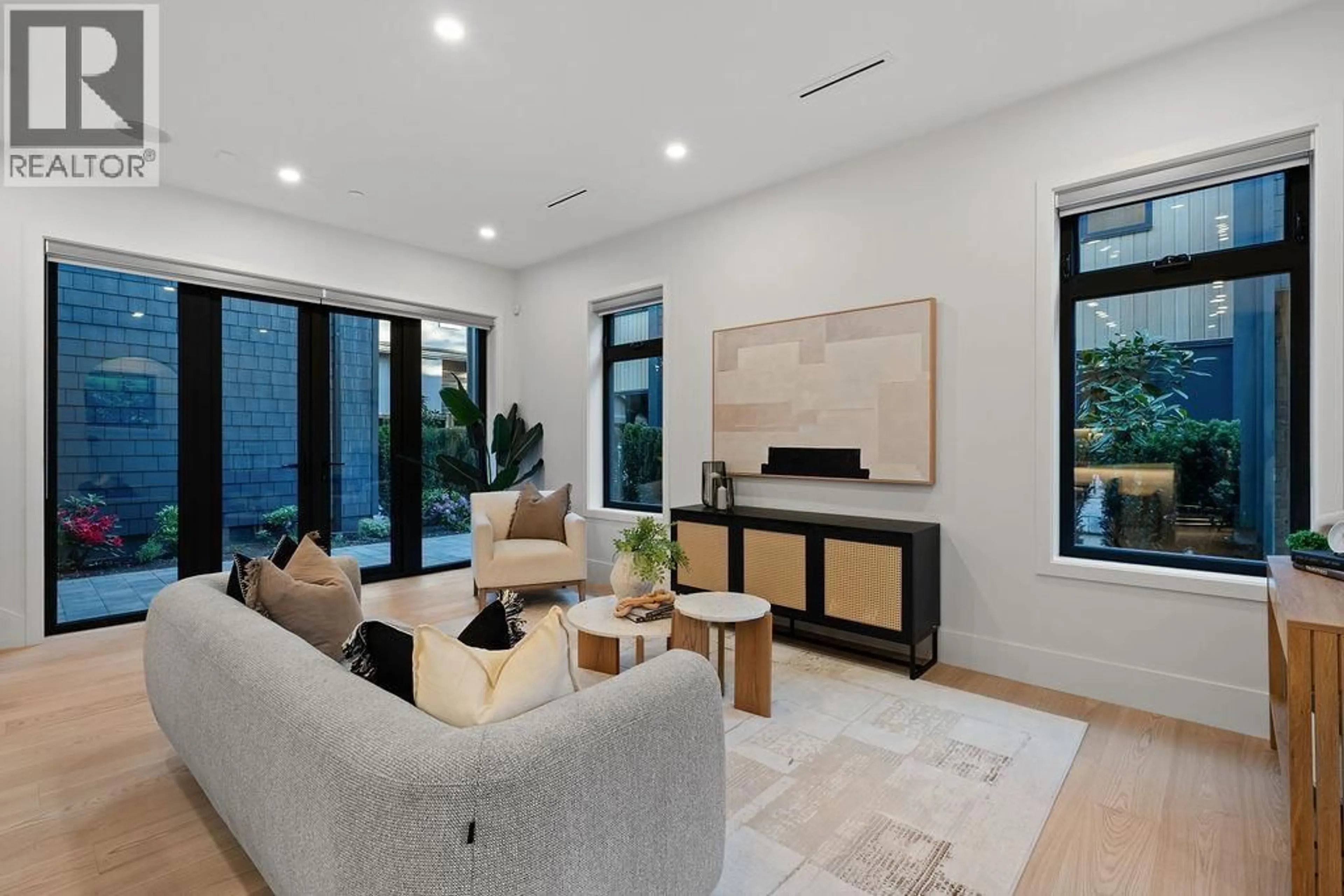 Living room with furniture, unknown for 5038 GRANVILLE STREET, Vancouver British Columbia V6M3B4