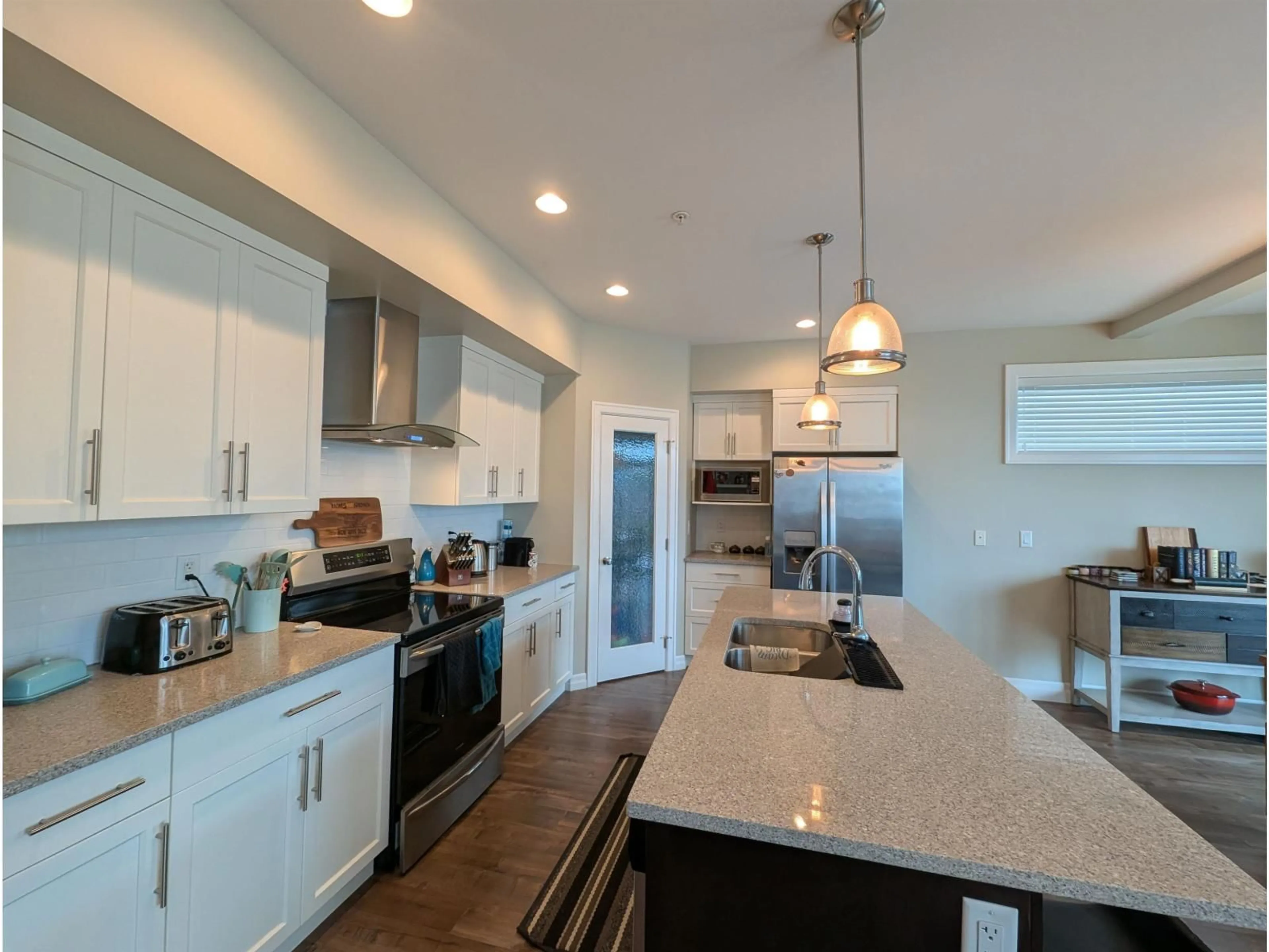 Open concept kitchen, unknown for A - 46986 RUSSELL ROAD, Chilliwack British Columbia V2R4V7