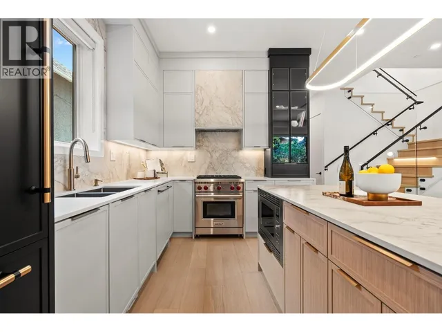 1 - 3255 13TH AVENUE, Vancouver 5