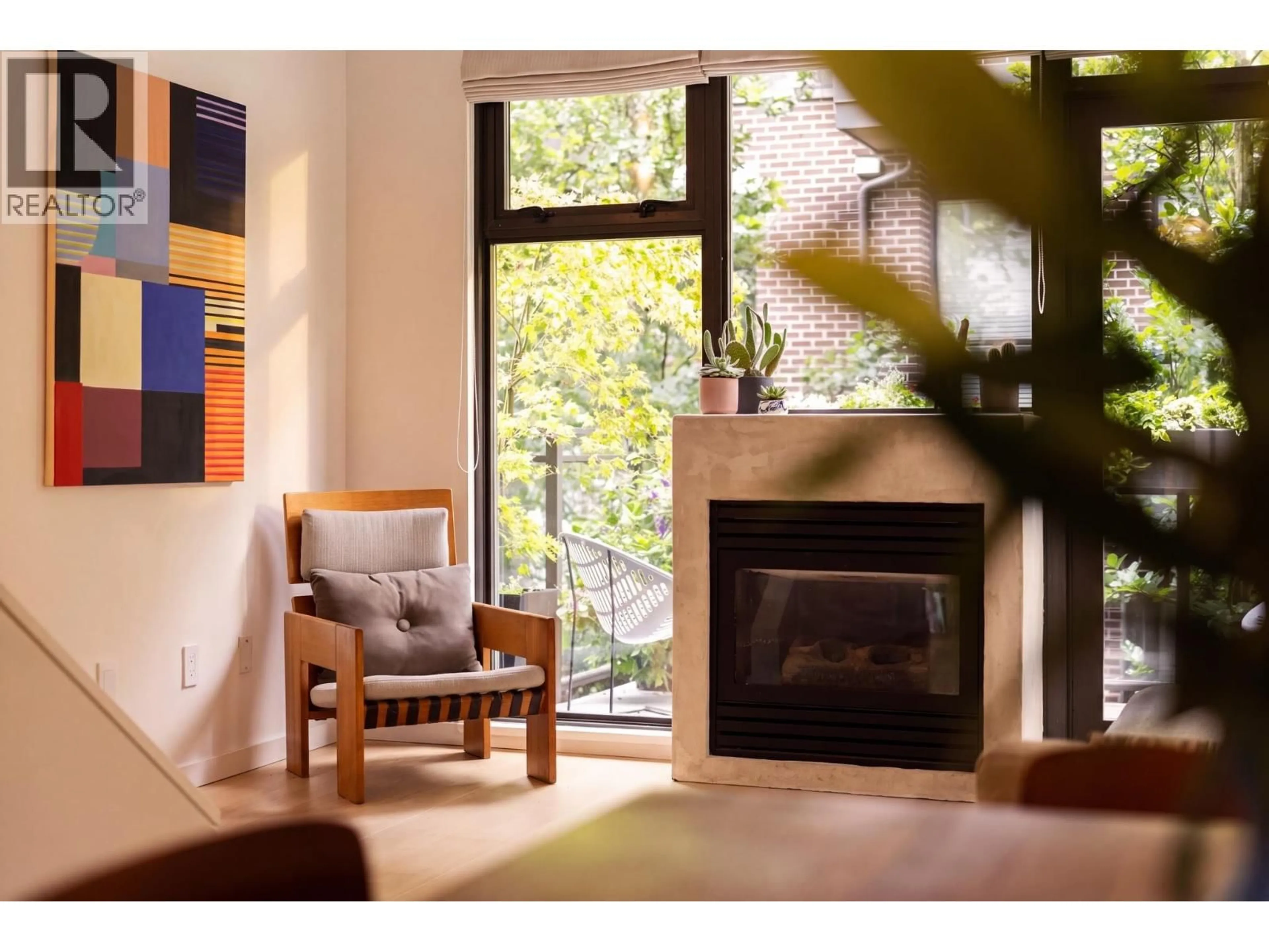 Living room with furniture, unknown for 3691 COMMERCIAL STREET, Vancouver British Columbia V5N4G1