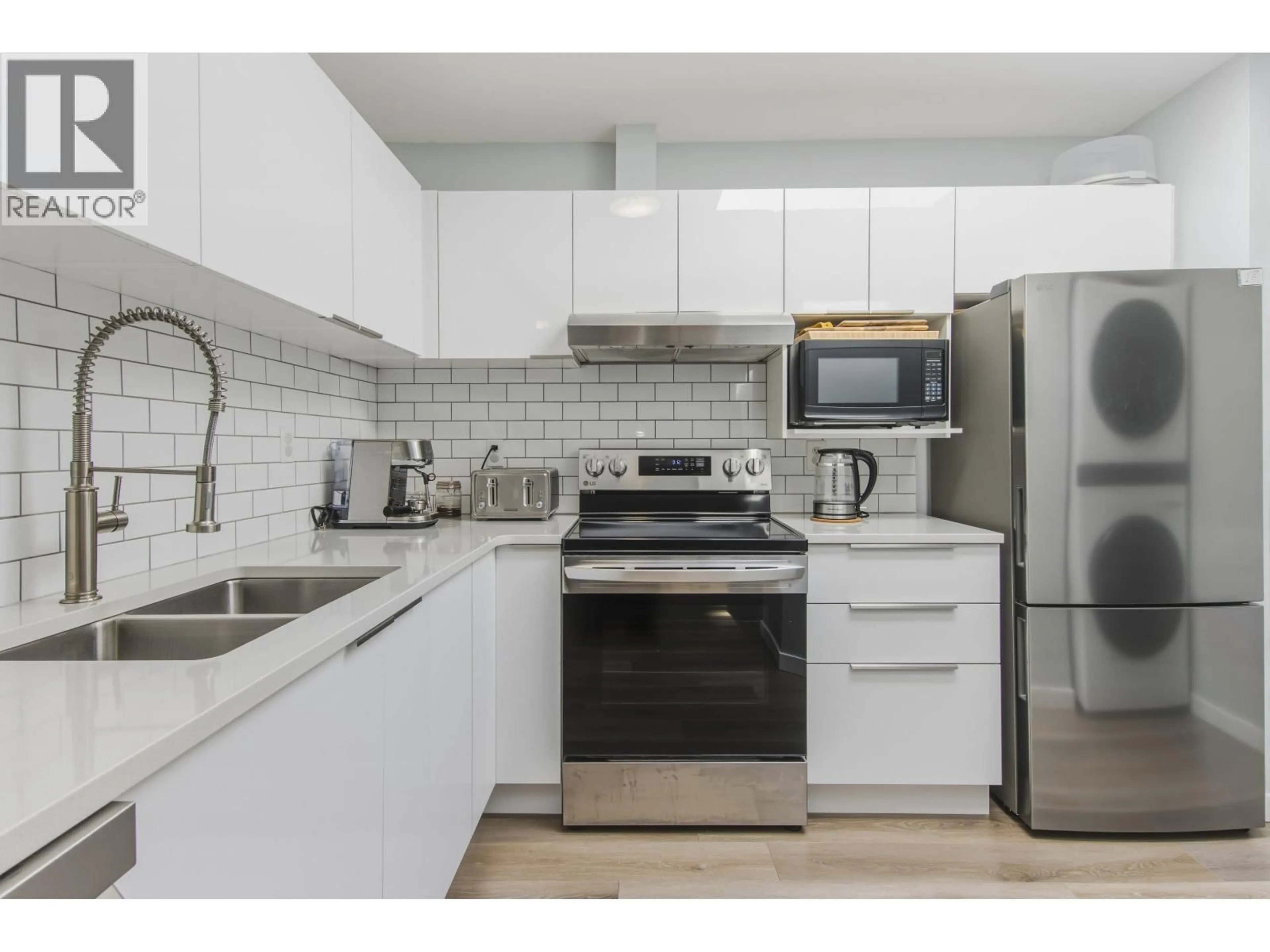 Standard kitchen, ceramic/tile floor for C308 - 40140 WILLOW CRESCENT, Squamish British Columbia V8B0M1