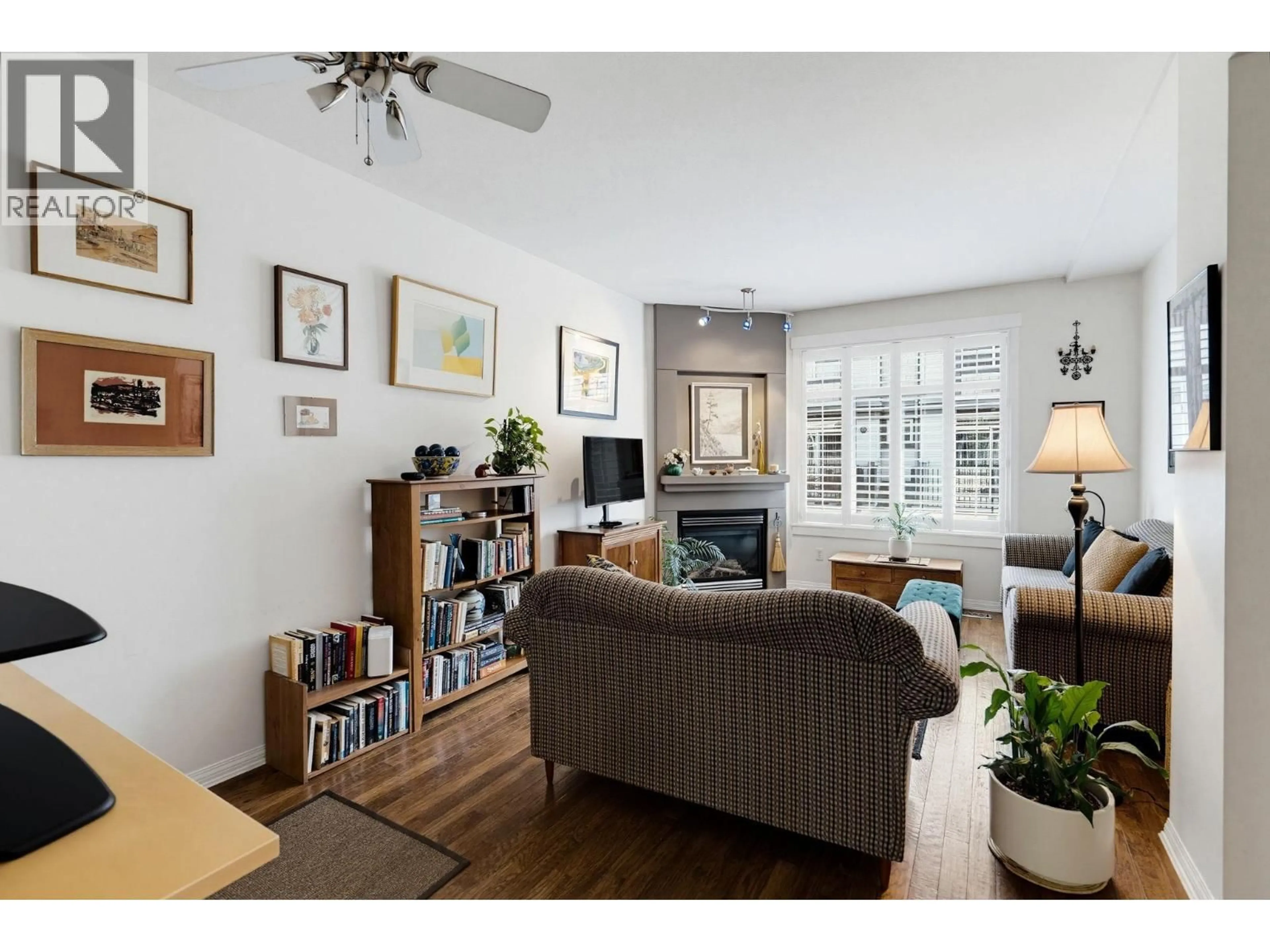 Living room with furniture, wood/laminate floor for 34 - 6300 ALDER STREET, Richmond British Columbia V6Y4G5