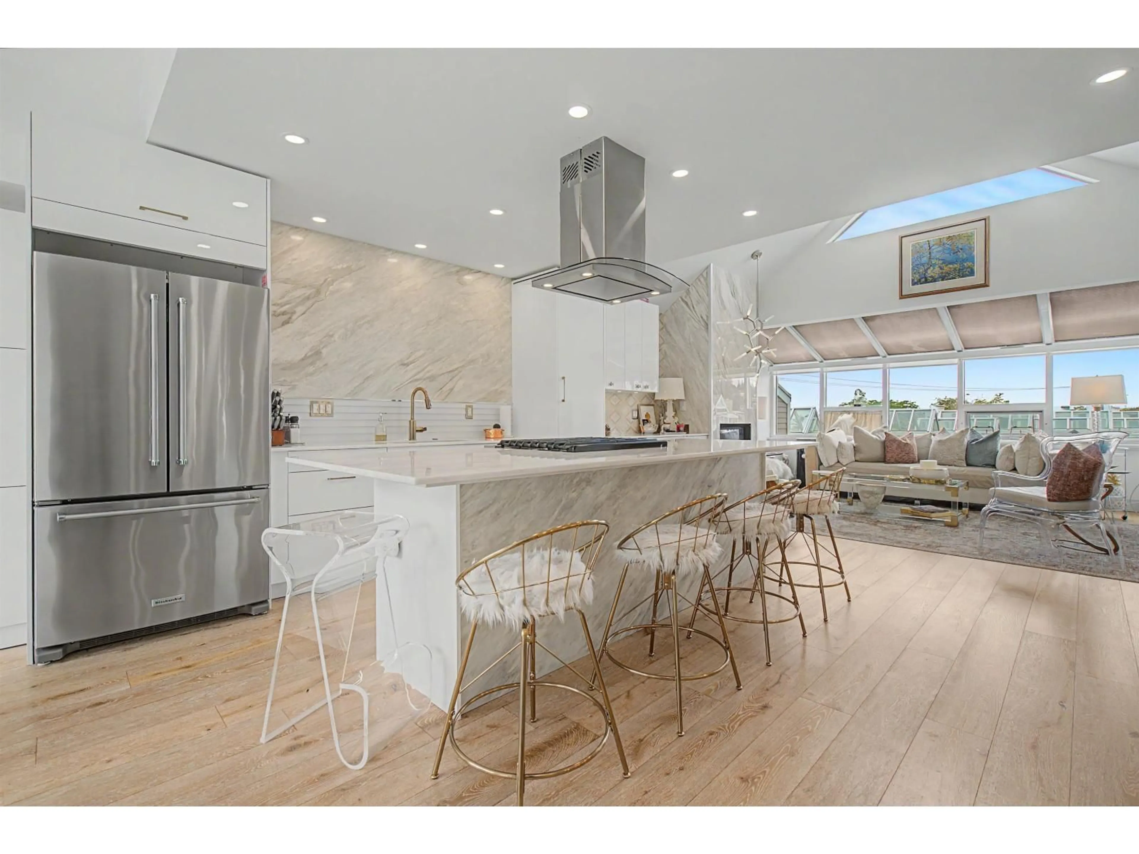 Open concept kitchen, ceramic/tile floor for 1115 ELM STREET, White Rock British Columbia V4B3R9