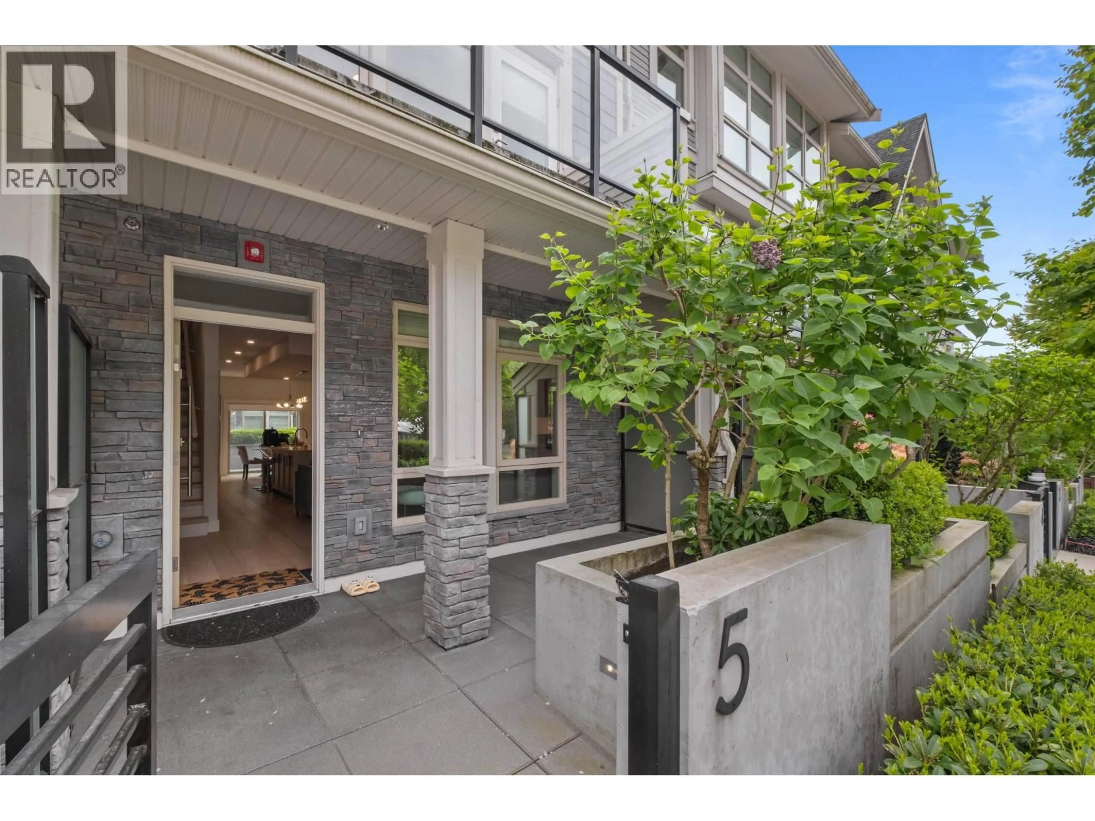 Unknown for 5 - 115 QUEENS ROAD, North Vancouver British Columbia V7N2K4