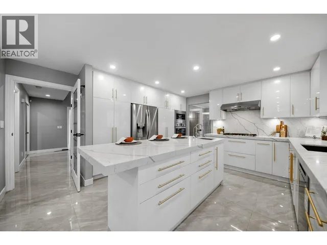 2480 GALE AVENUE, Coquitlam 2