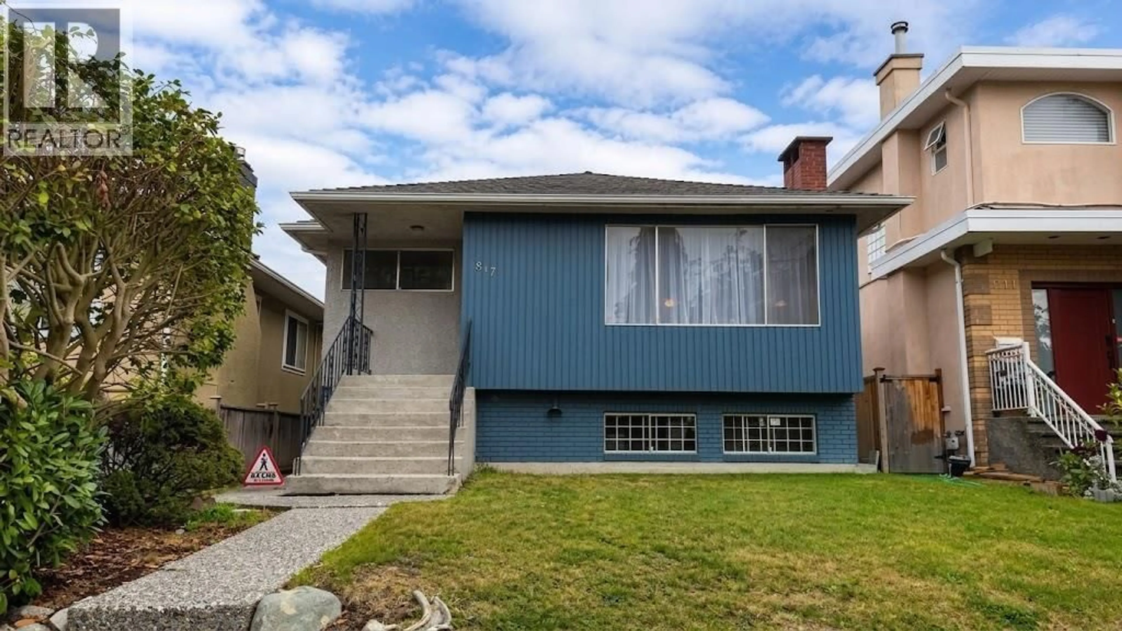 Home with vinyl exterior material, street for 817 64TH AVENUE, Vancouver British Columbia V6P2L5
