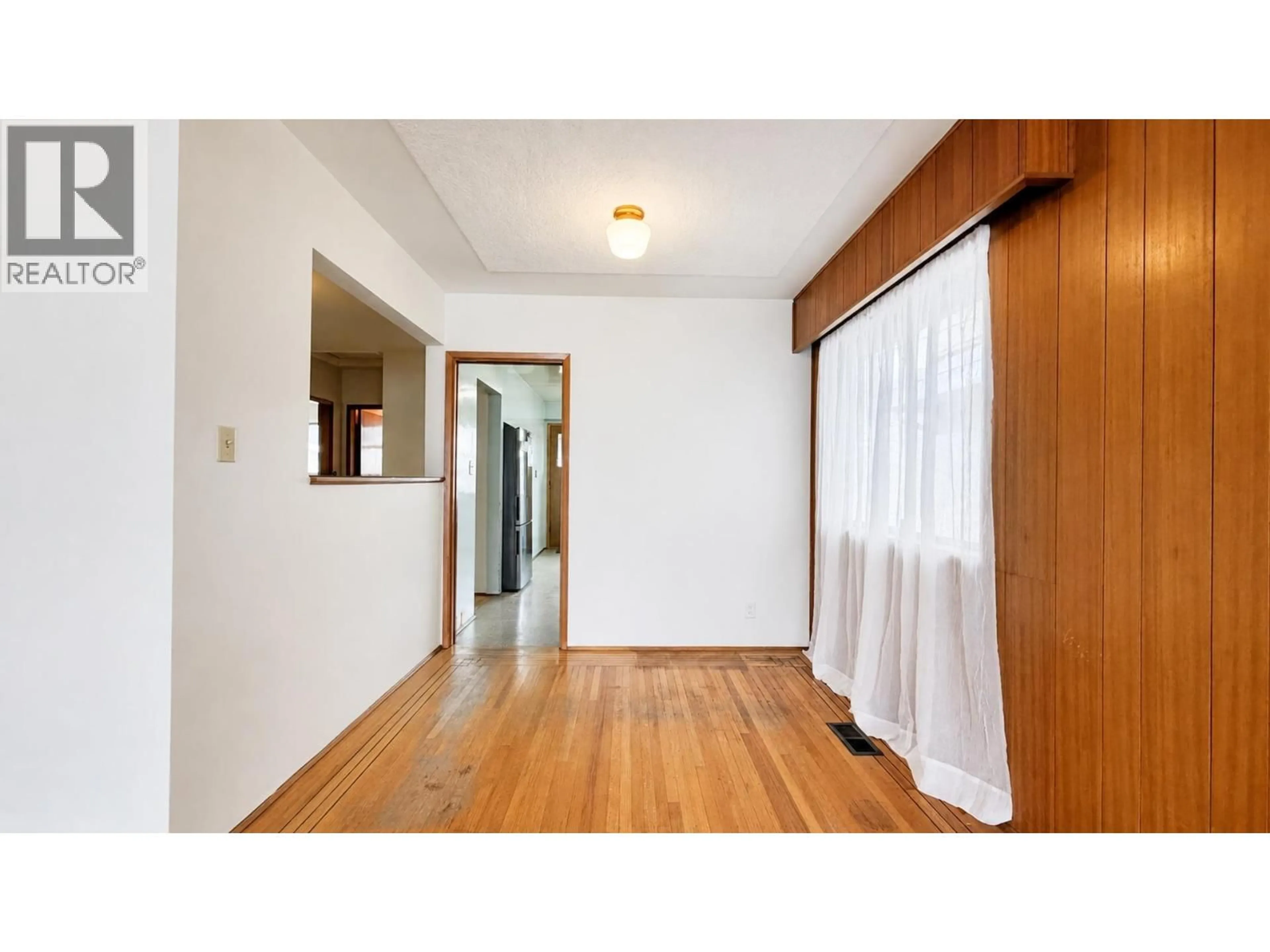Indoor entryway for 817 64TH AVENUE, Vancouver British Columbia V6P2L5