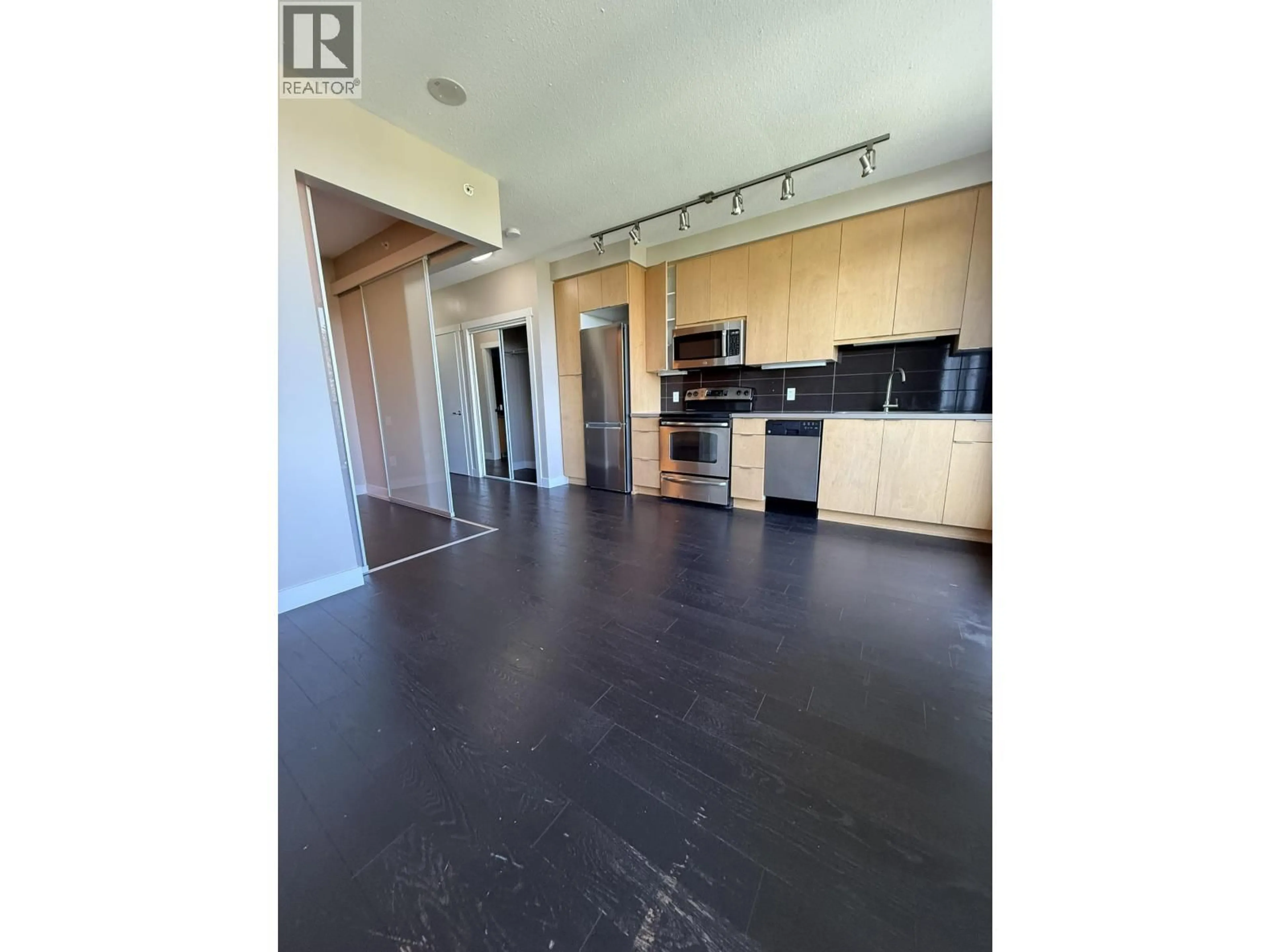 Open concept kitchen, unknown for 507 - 9025 HIGHLAND COURT, Burnaby British Columbia V5A0A8