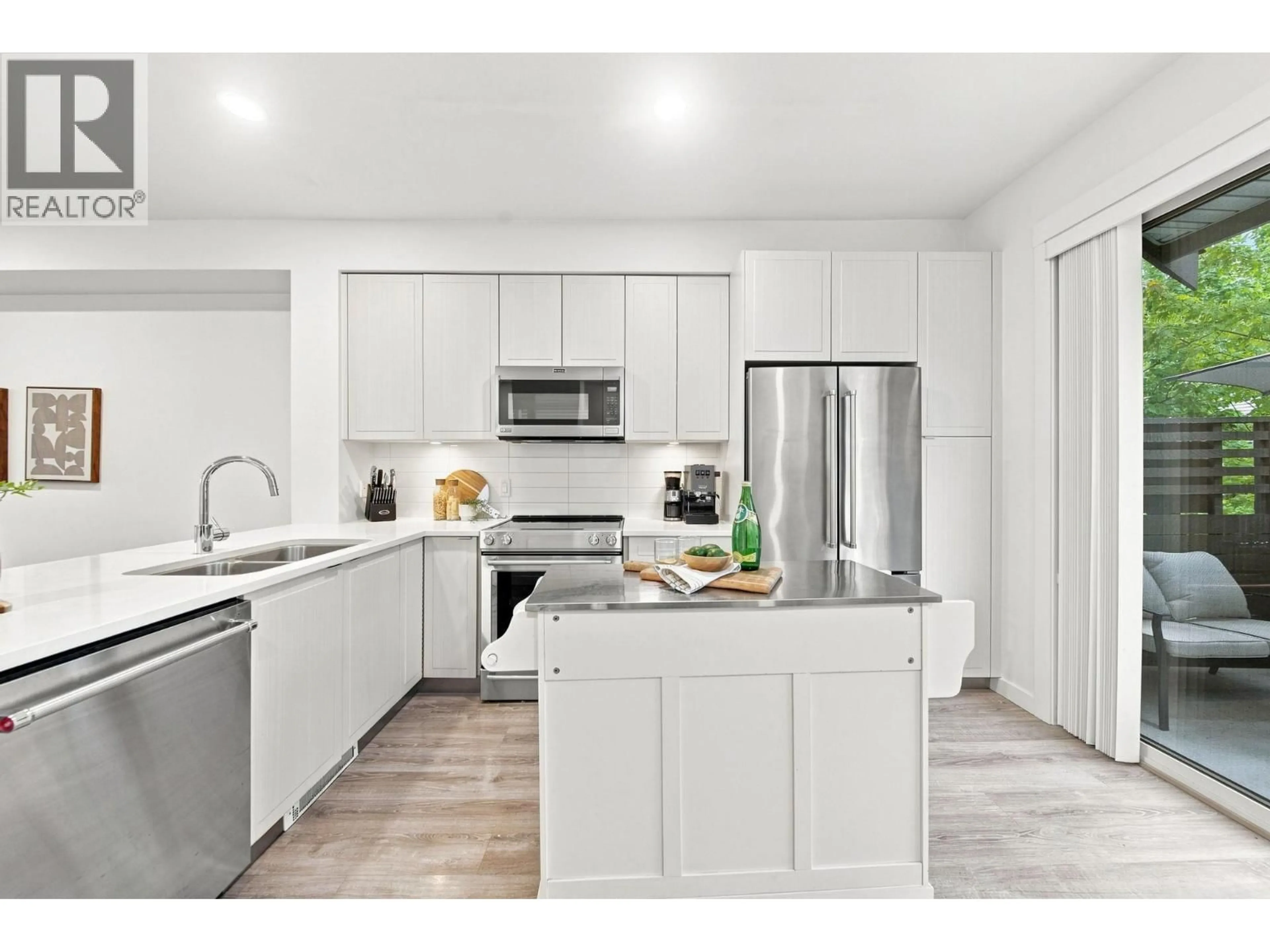 Open concept kitchen, ceramic/tile floor for 3 - 2332 RANGER LANE, Port Coquitlam British Columbia V3B0J4