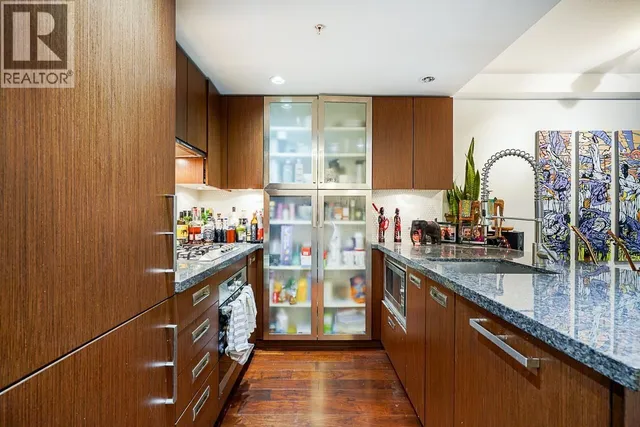 210 - 1055 RICHARDS STREET, Vancouver 3