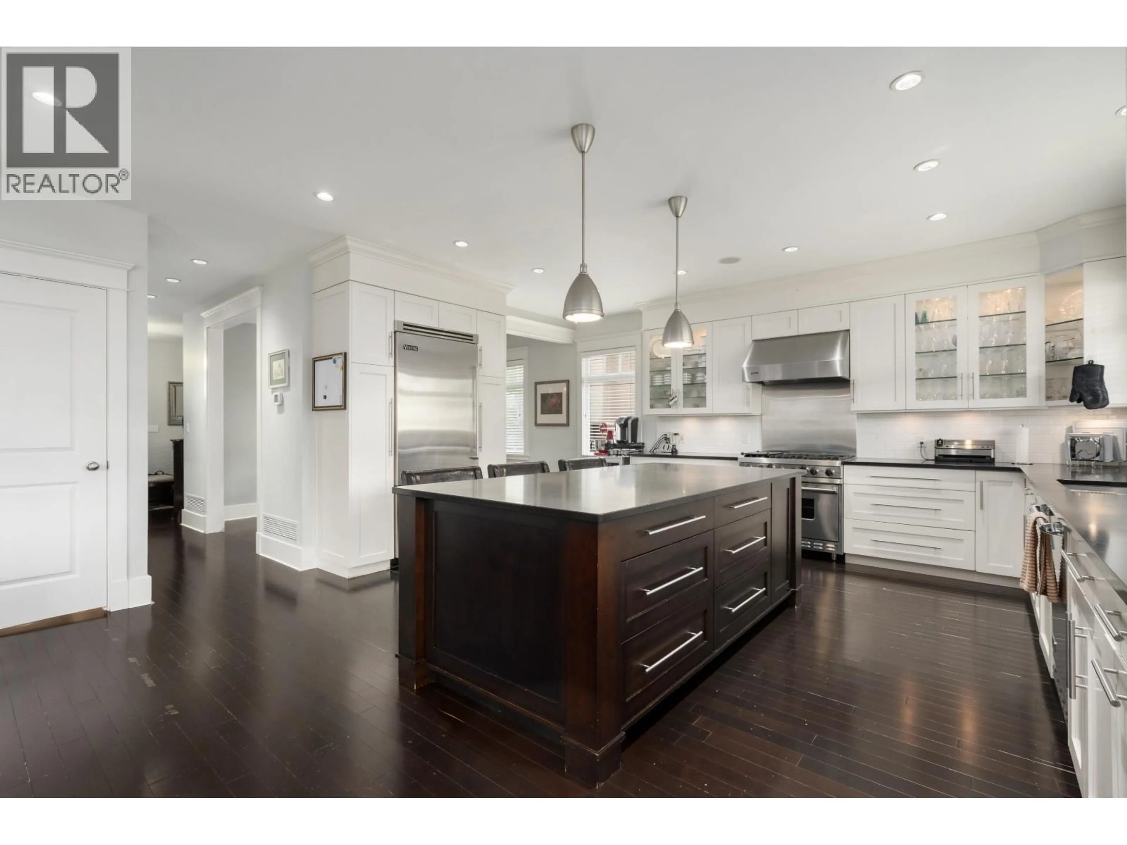 Open concept kitchen, unknown for 3955 DUNDAS STREET, Burnaby British Columbia V5C1A6