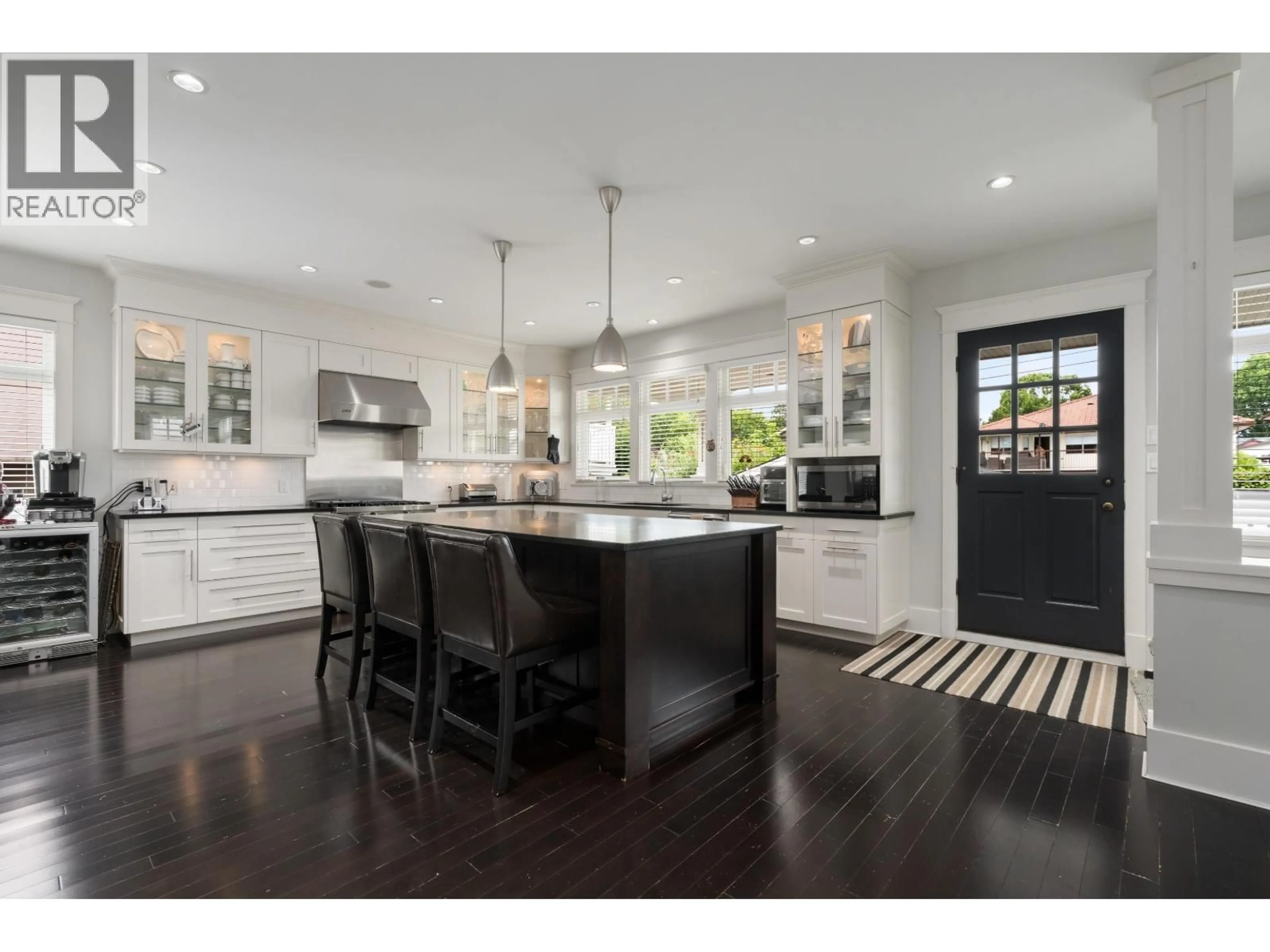 Open concept kitchen, unknown for 3955 DUNDAS STREET, Burnaby British Columbia V5C1A6