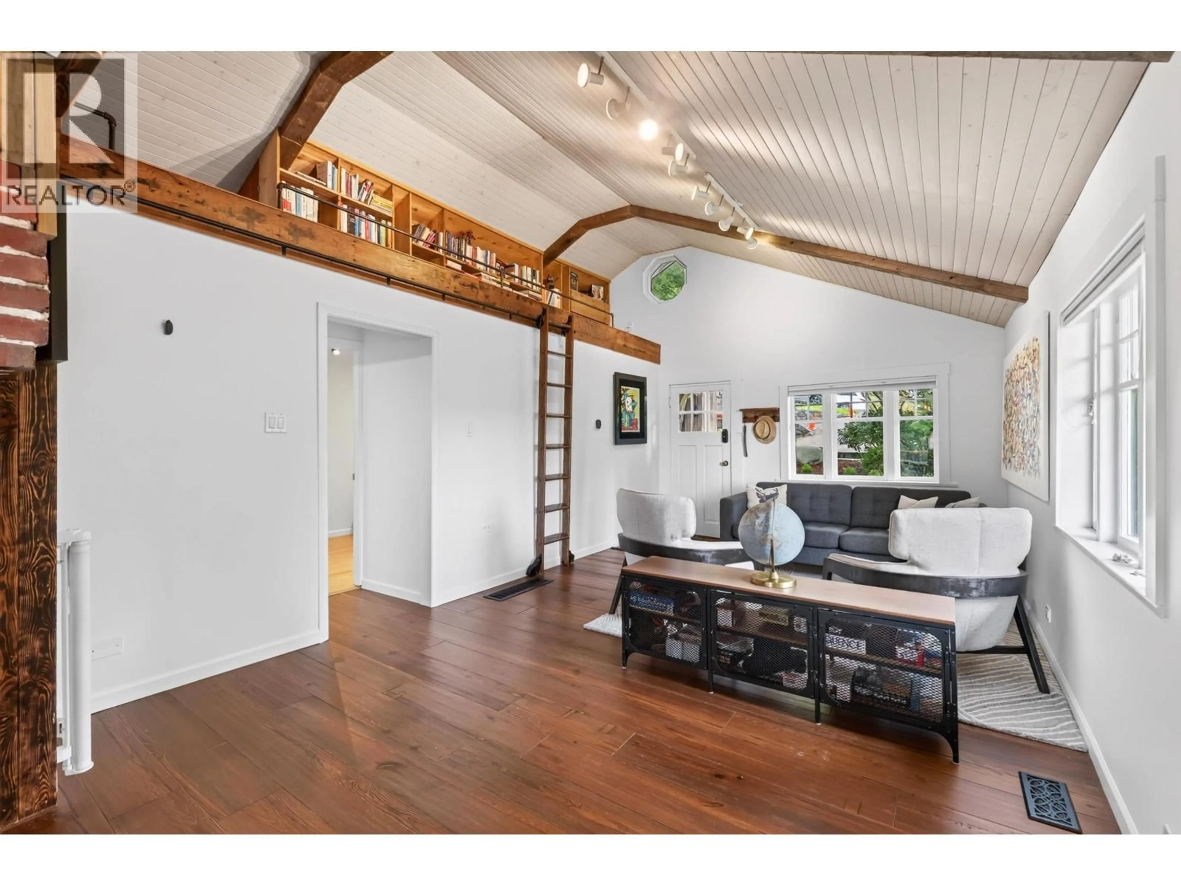 Unknown for 1371 BORTHWICK ROAD, North Vancouver British Columbia V7K1X9